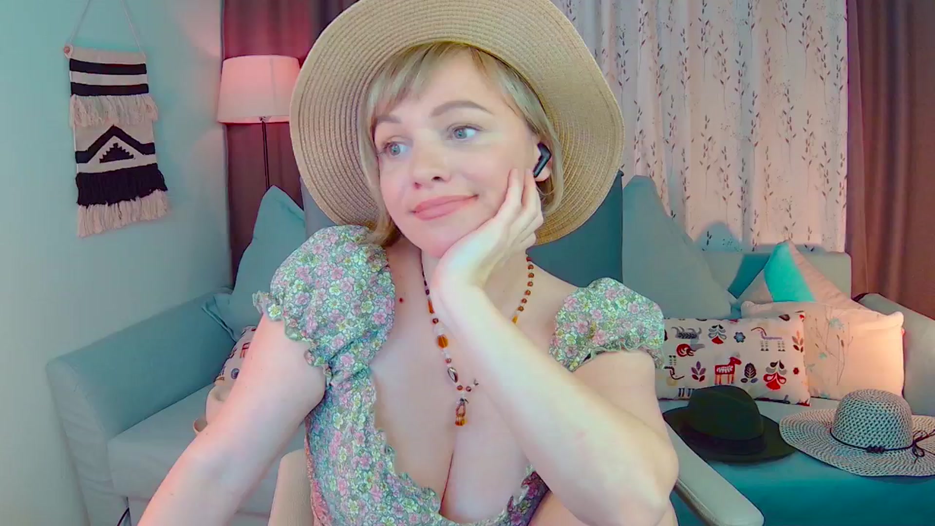 Gallery image thumbnail from SweetDazzle's myfreecams stream on, 02/19/2025, 20:56 image 15 of 20