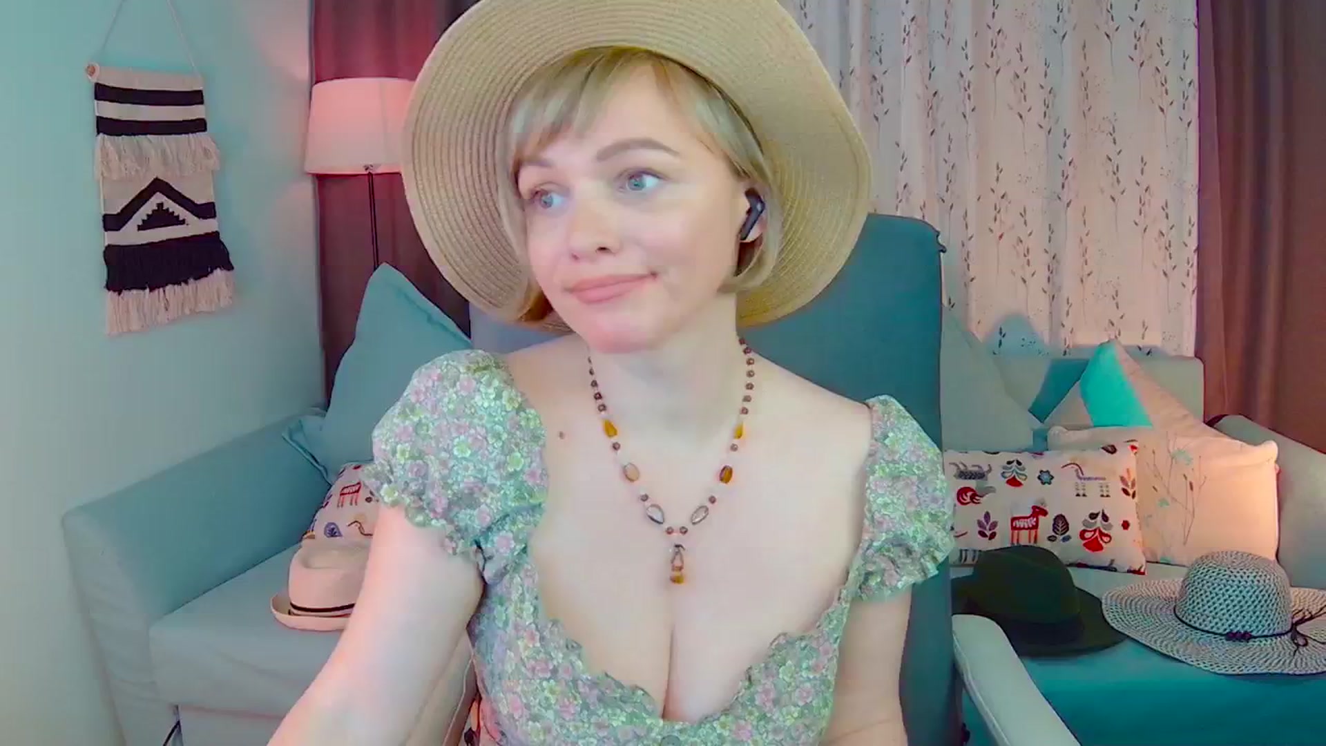 Gallery image thumbnail from SweetDazzle's myfreecams stream on, 02/19/2025, 22:20 image 13 of 20