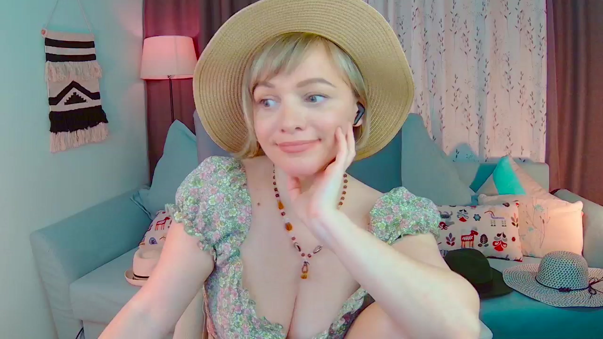 Gallery image thumbnail from SweetDazzle's myfreecams stream on, 02/19/2025, 22:20 image 1 of 20