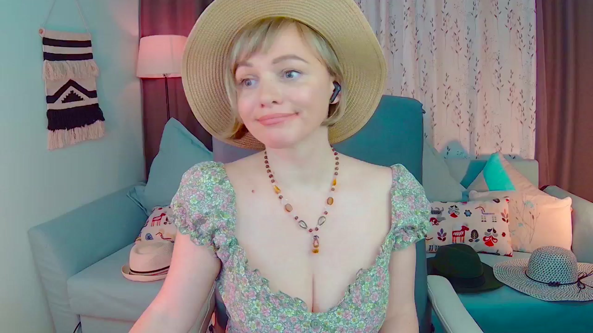 Gallery image thumbnail from SweetDazzle's myfreecams stream on, 02/19/2025, 22:20 image 14 of 20