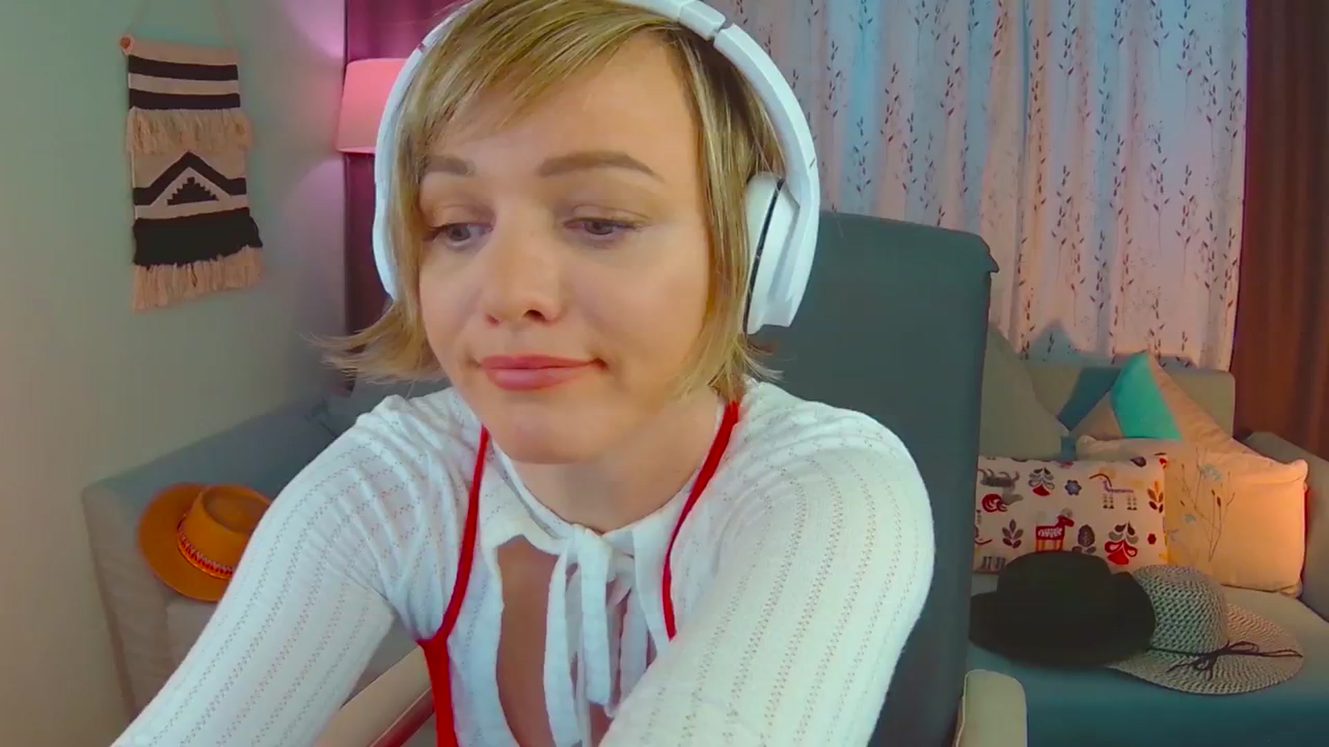 Gallery image thumbnail from SweetDazzle's myfreecams stream on, 02/26/2025, 14:57 image 7 of 20