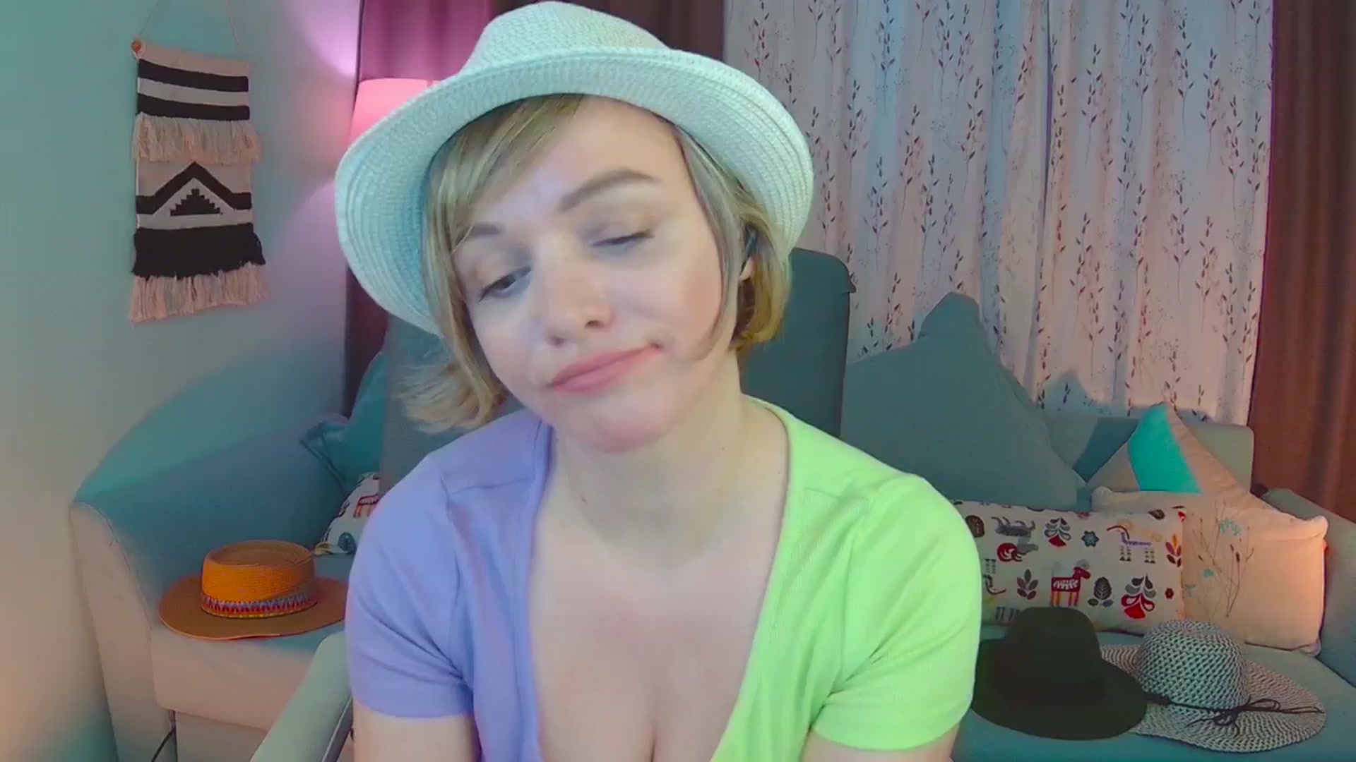 Gallery image thumbnail from SweetDazzle's myfreecams stream on, 02/27/2025, 15:40 image 16 of 20