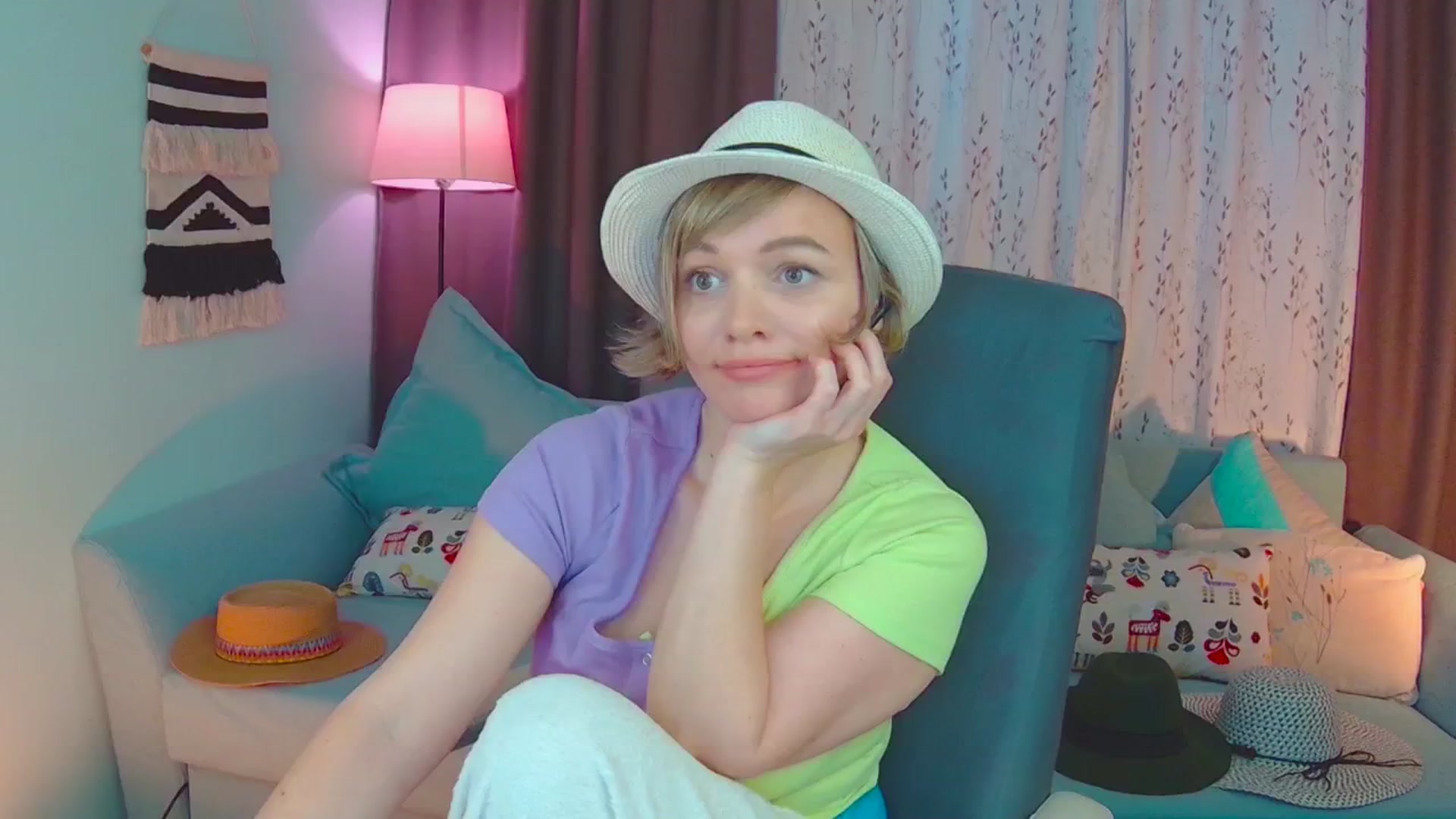 Gallery image thumbnail from SweetDazzle's myfreecams stream on, 02/27/2025, 15:40 image 15 of 20