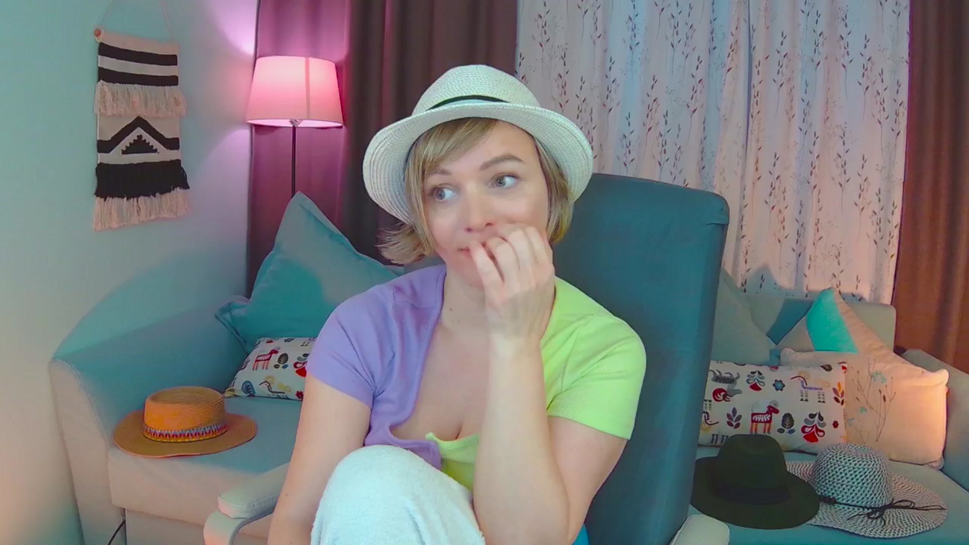 Gallery image thumbnail from SweetDazzle's myfreecams stream on, 02/27/2025, 15:40 image 13 of 20