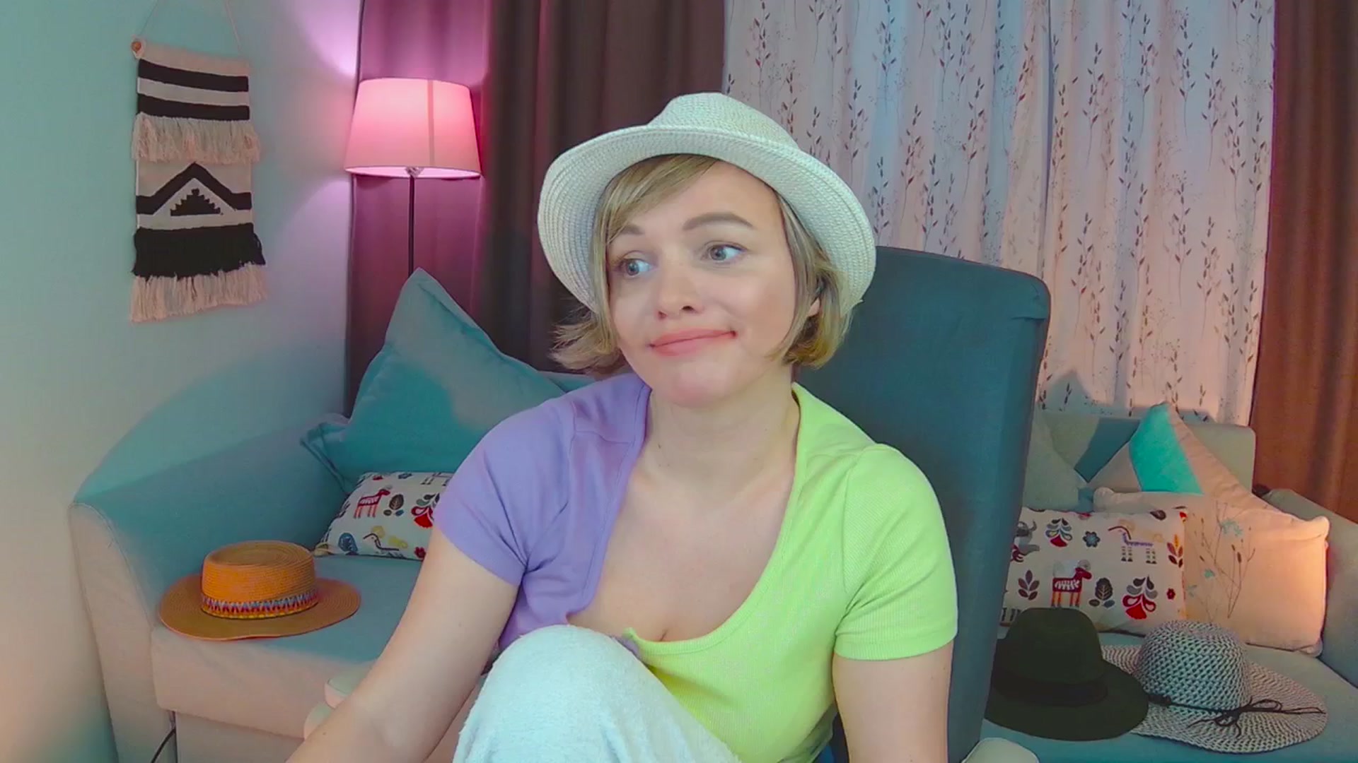 Gallery image thumbnail from SweetDazzle's myfreecams stream on, 02/27/2025, 15:40 image 8 of 20