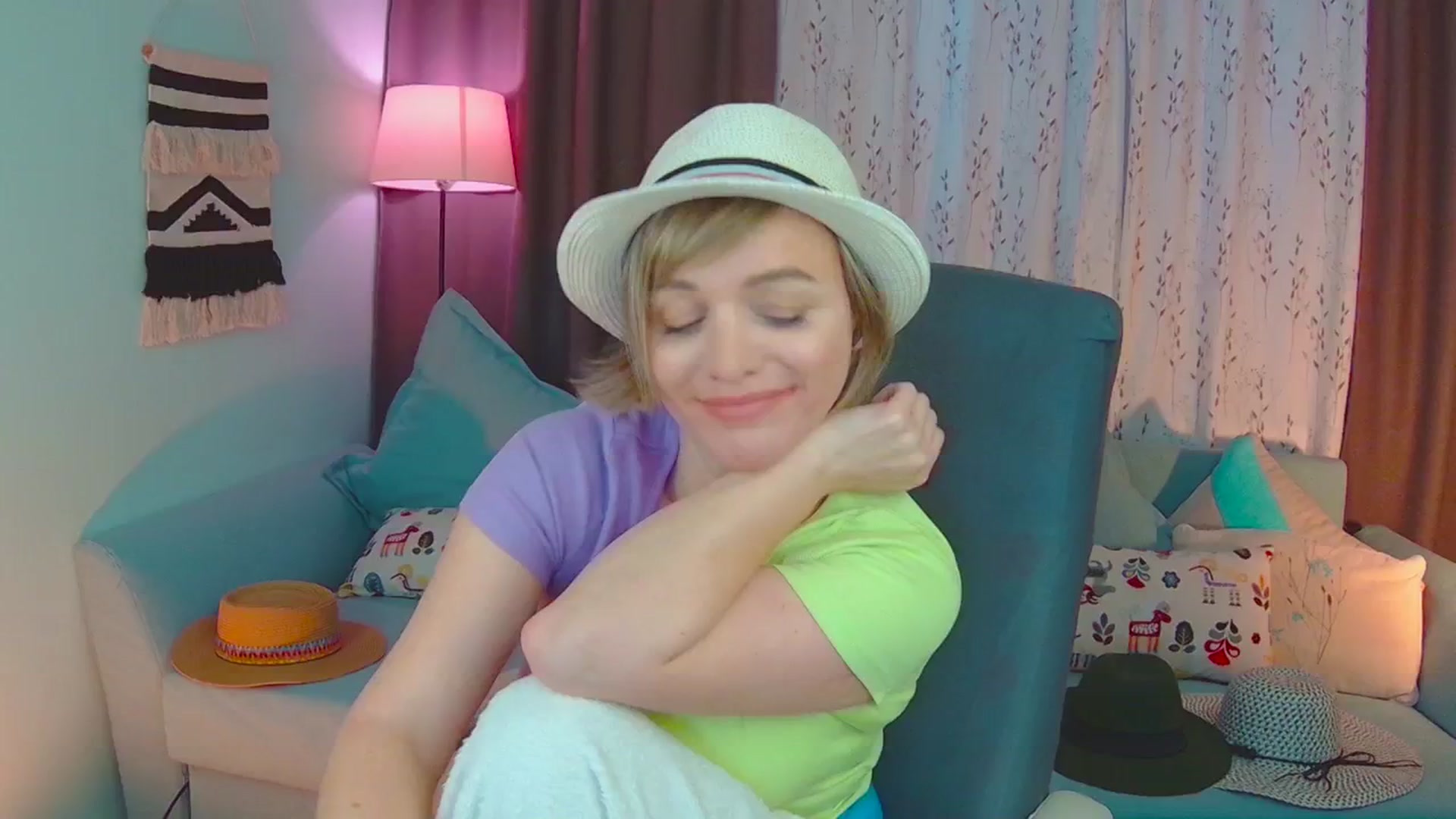 Gallery image thumbnail from SweetDazzle's myfreecams stream on, 02/27/2025, 15:40 image 14 of 20