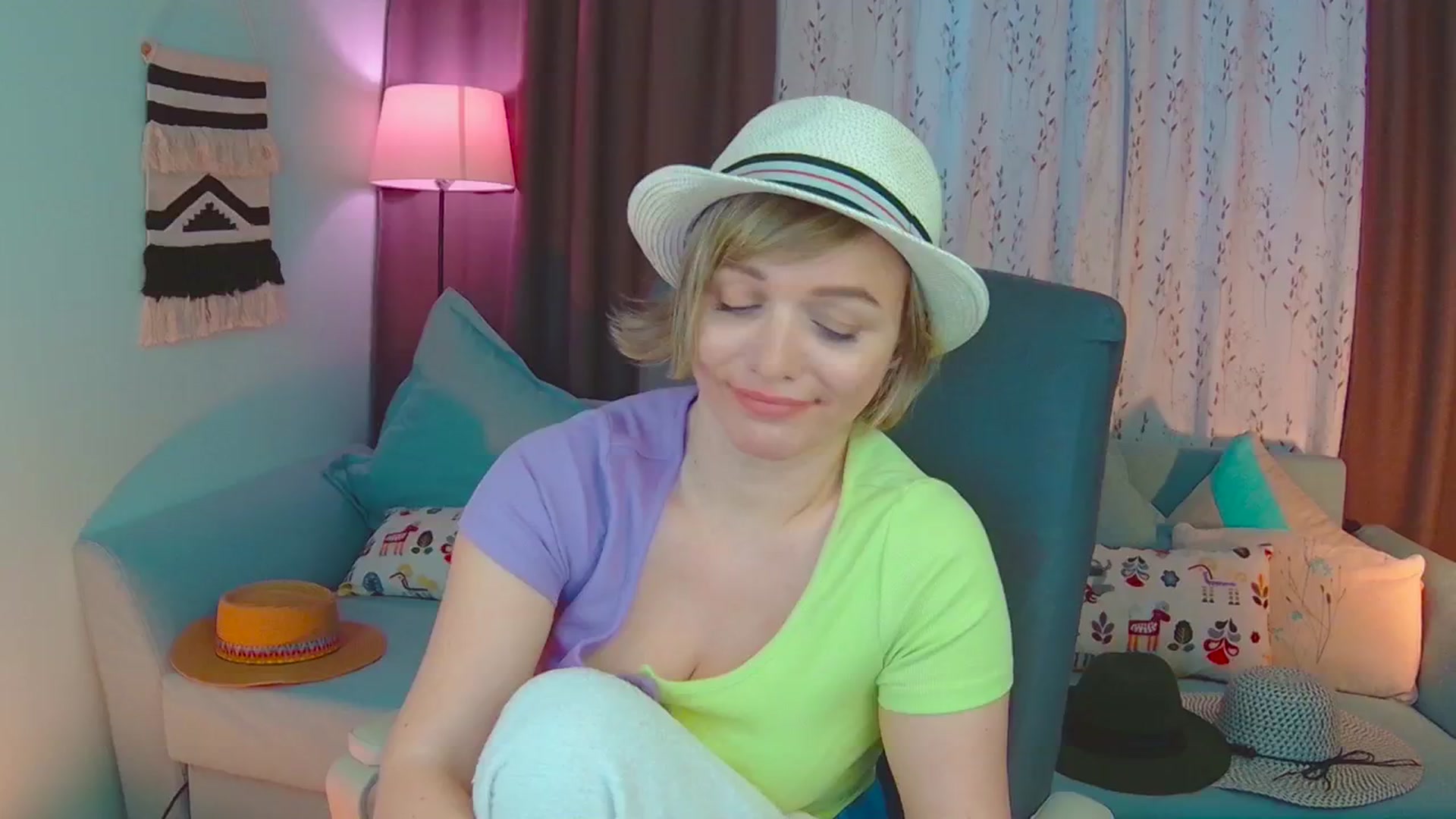 Gallery image thumbnail from SweetDazzle's myfreecams stream on, 02/27/2025, 15:40 image 2 of 20