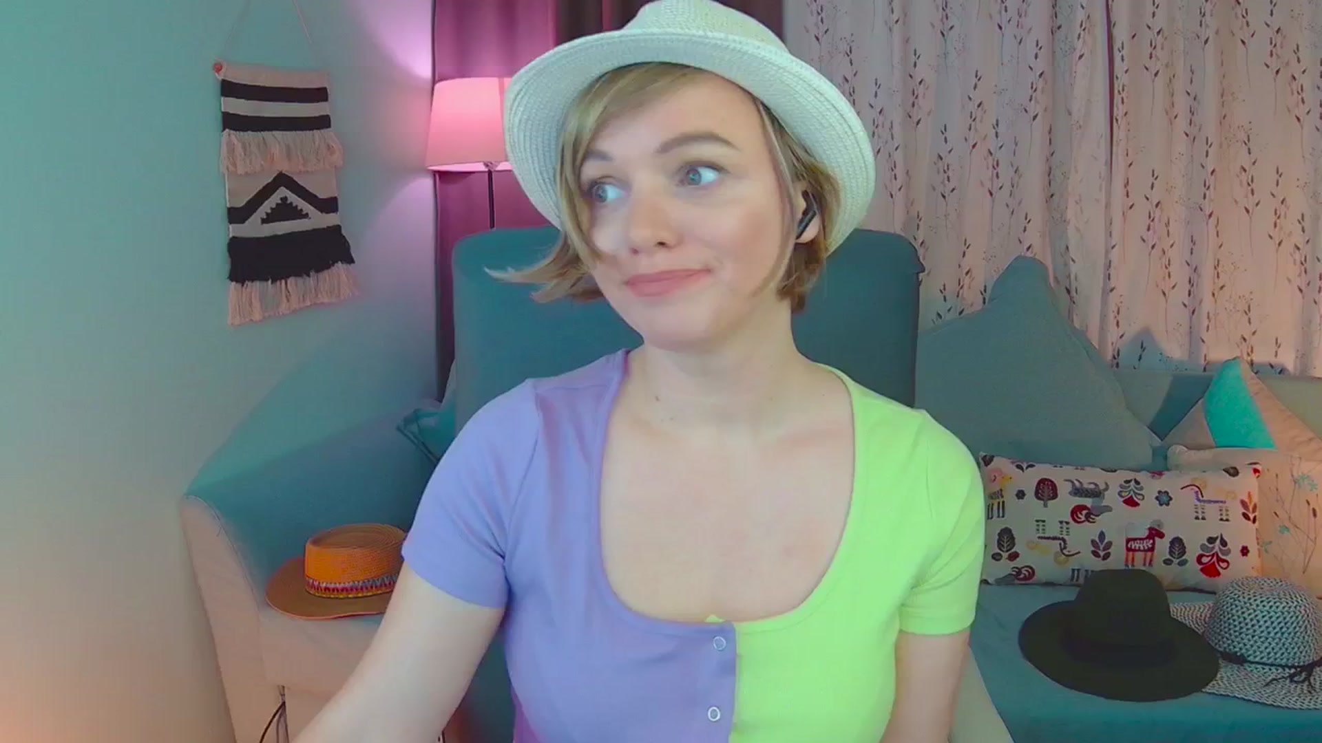 Gallery image thumbnail from SweetDazzle's myfreecams stream on, 02/27/2025, 18:31 image 6 of 20