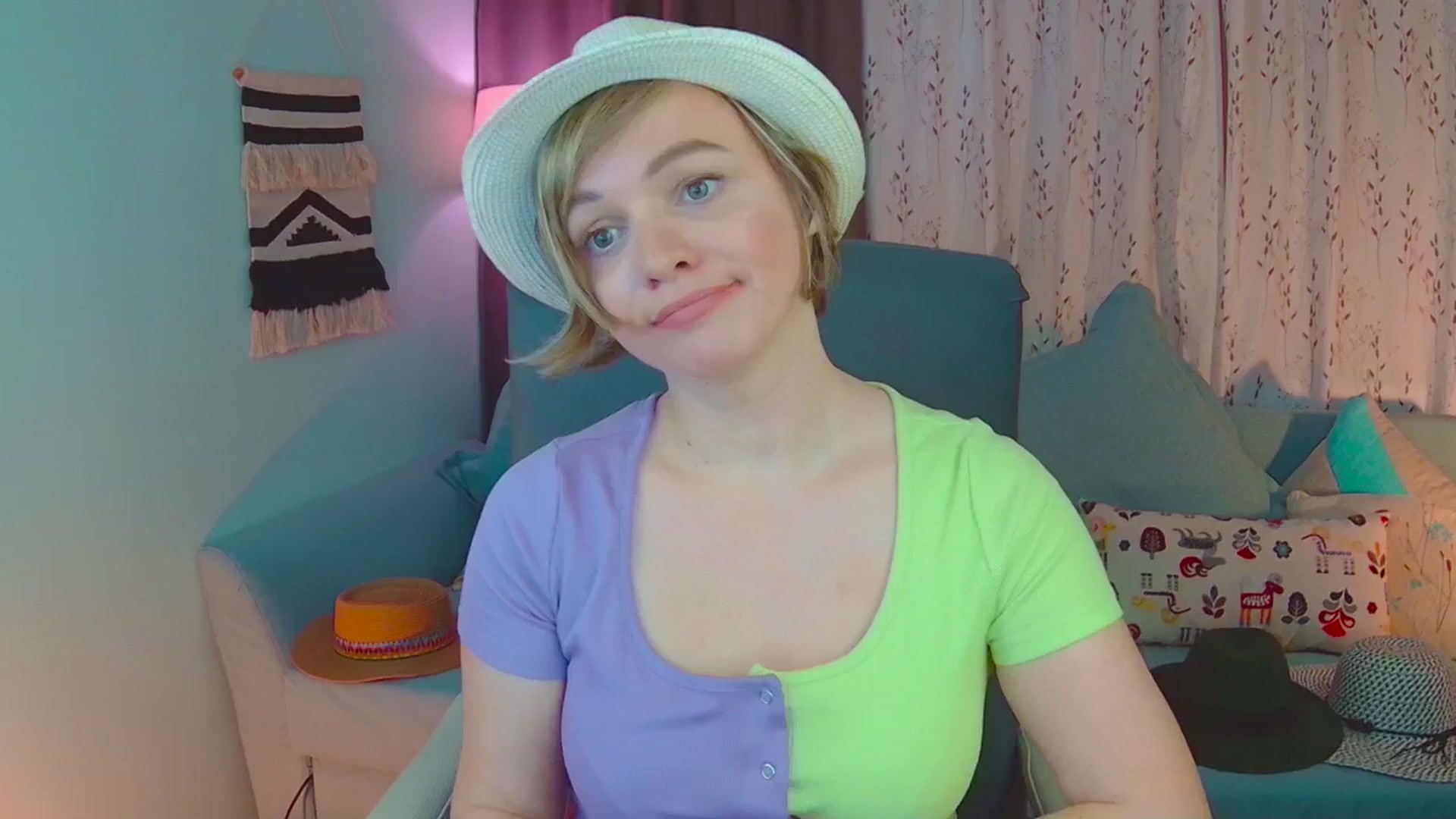Gallery image thumbnail from SweetDazzle's myfreecams stream on, 02/27/2025, 18:31 image 10 of 20
