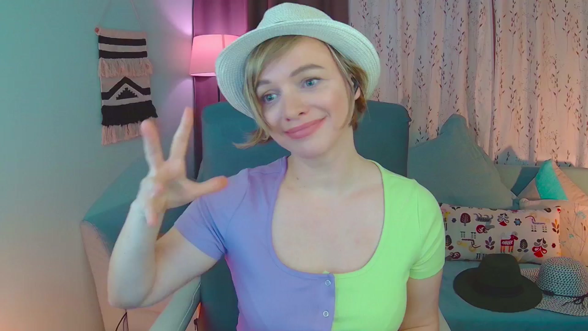 Gallery image thumbnail from SweetDazzle's myfreecams stream on, 02/27/2025, 18:31 image 3 of 20