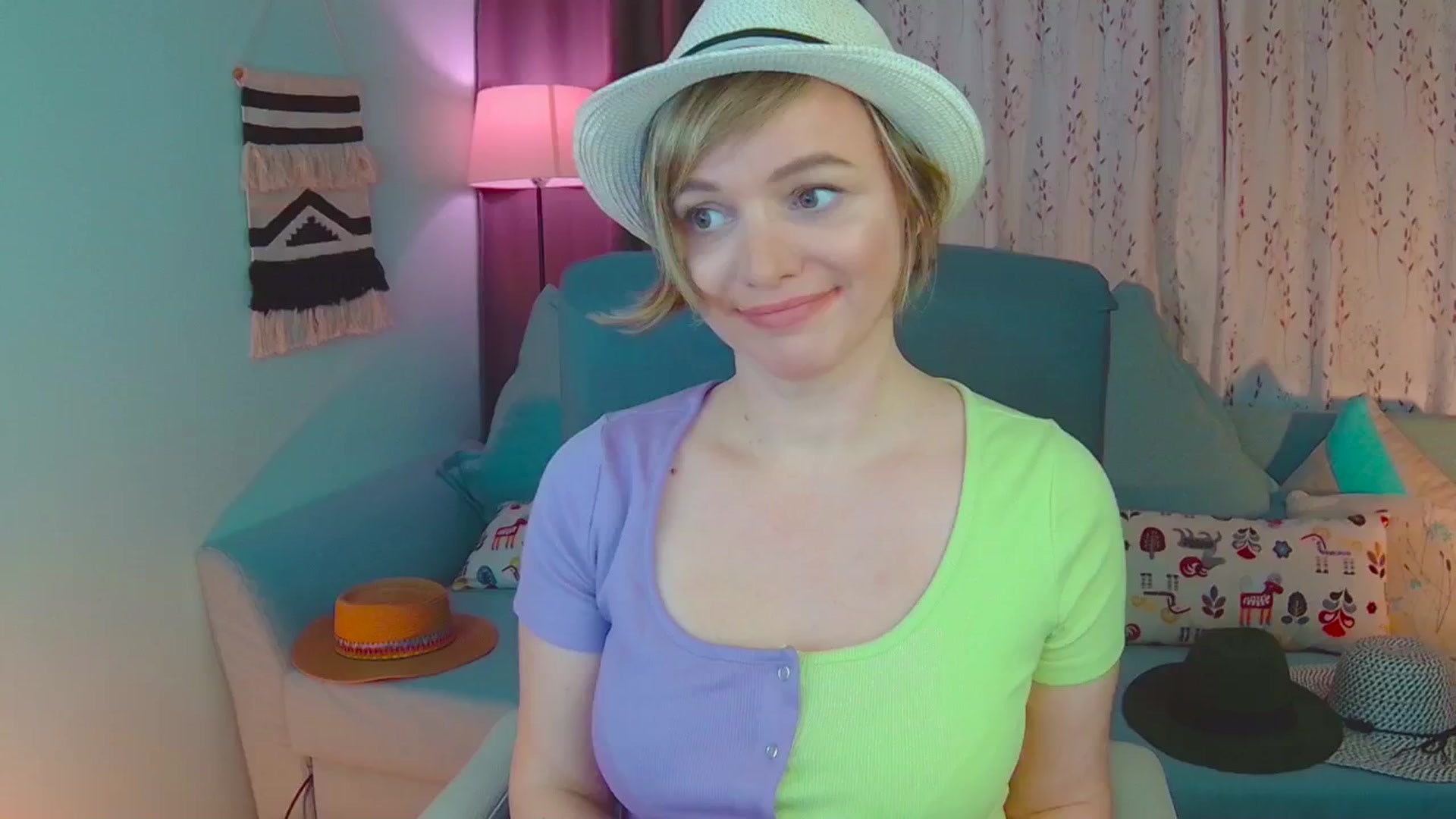 Gallery image thumbnail from SweetDazzle's myfreecams stream on, 02/27/2025, 18:31 image 14 of 20