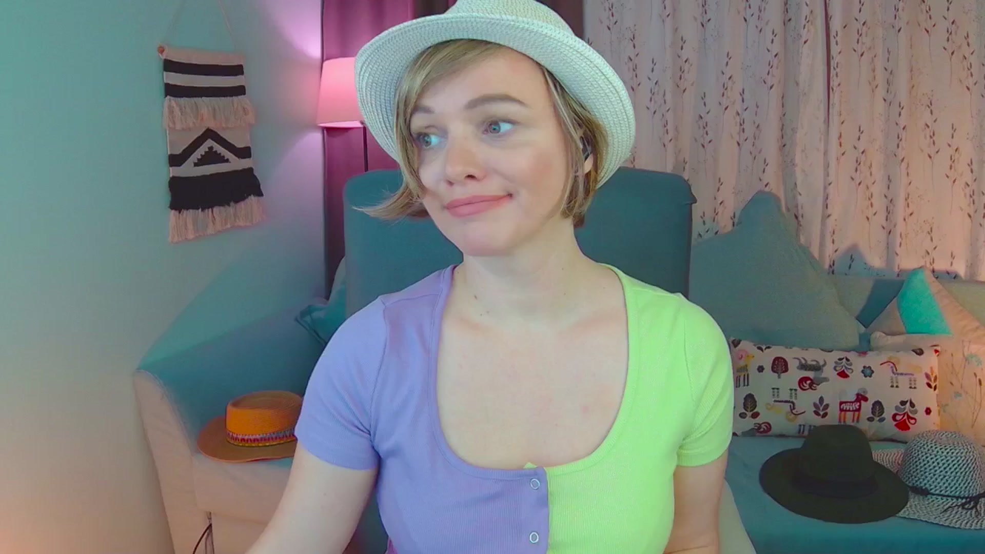 Gallery image thumbnail from SweetDazzle's myfreecams stream on, 02/27/2025, 18:31 image 12 of 20