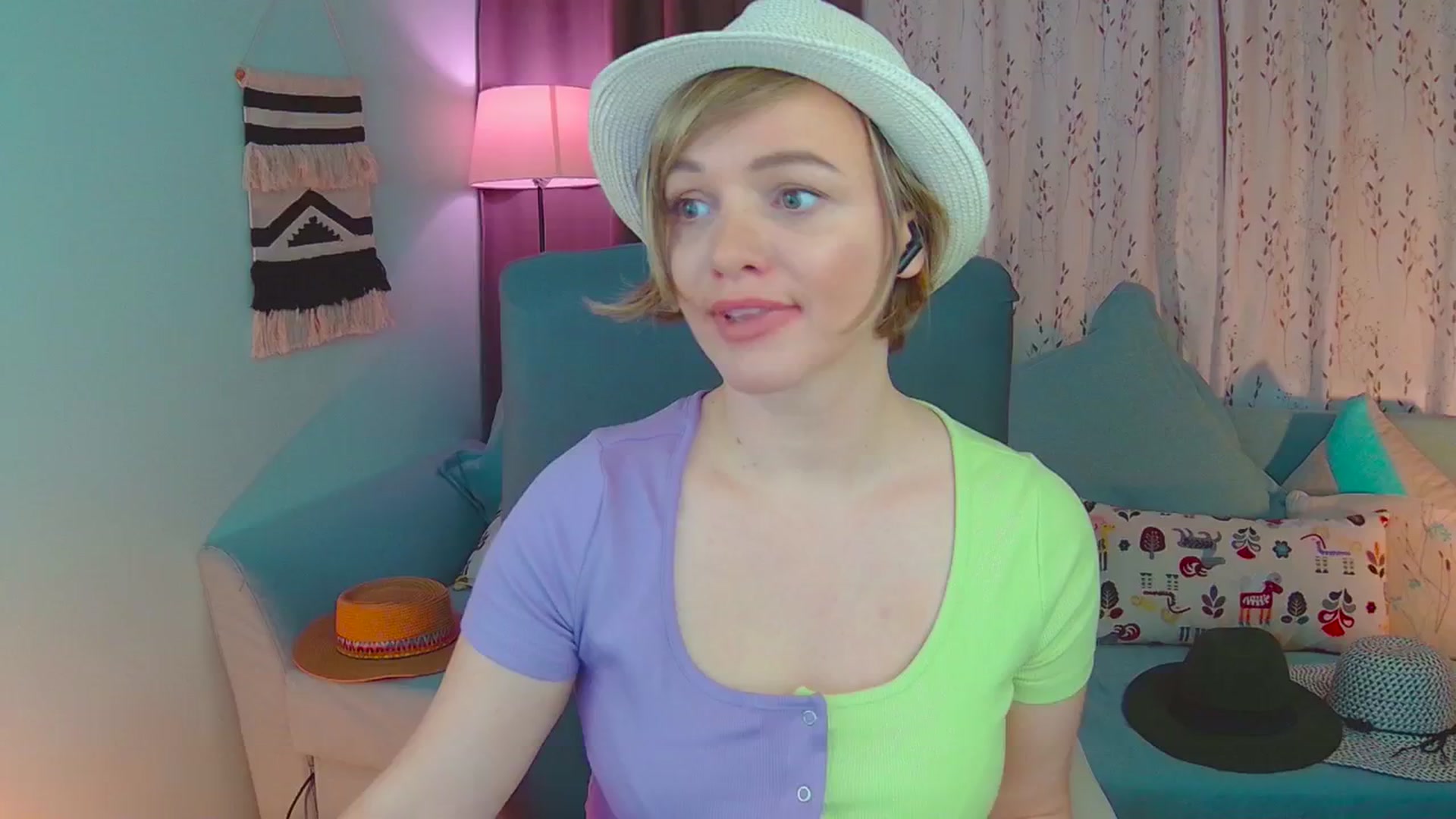Gallery image thumbnail from SweetDazzle's myfreecams stream on, 02/27/2025, 18:31 image 1 of 20