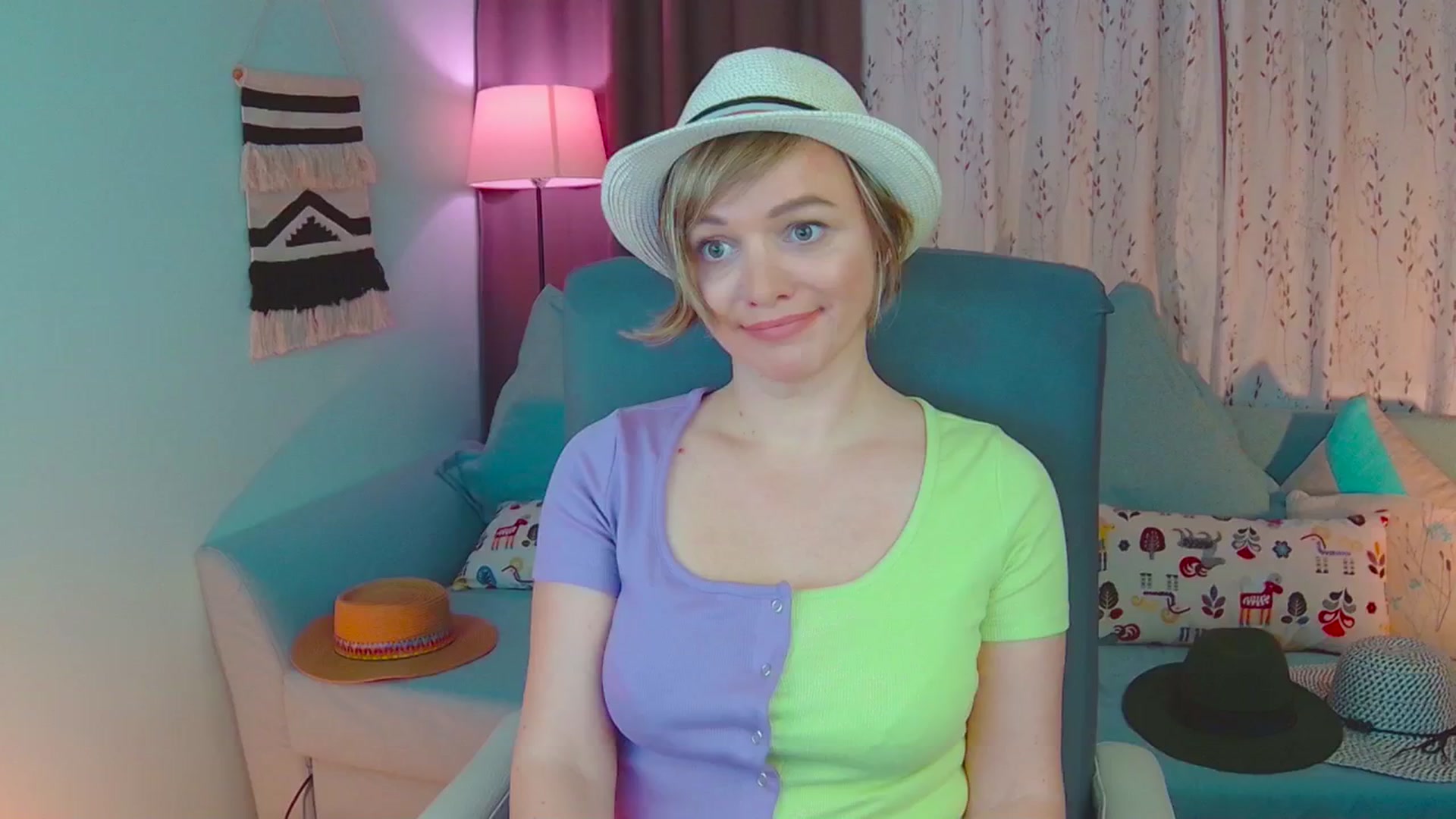 Gallery image thumbnail from SweetDazzle's myfreecams stream on, 02/27/2025, 18:31 image 18 of 20