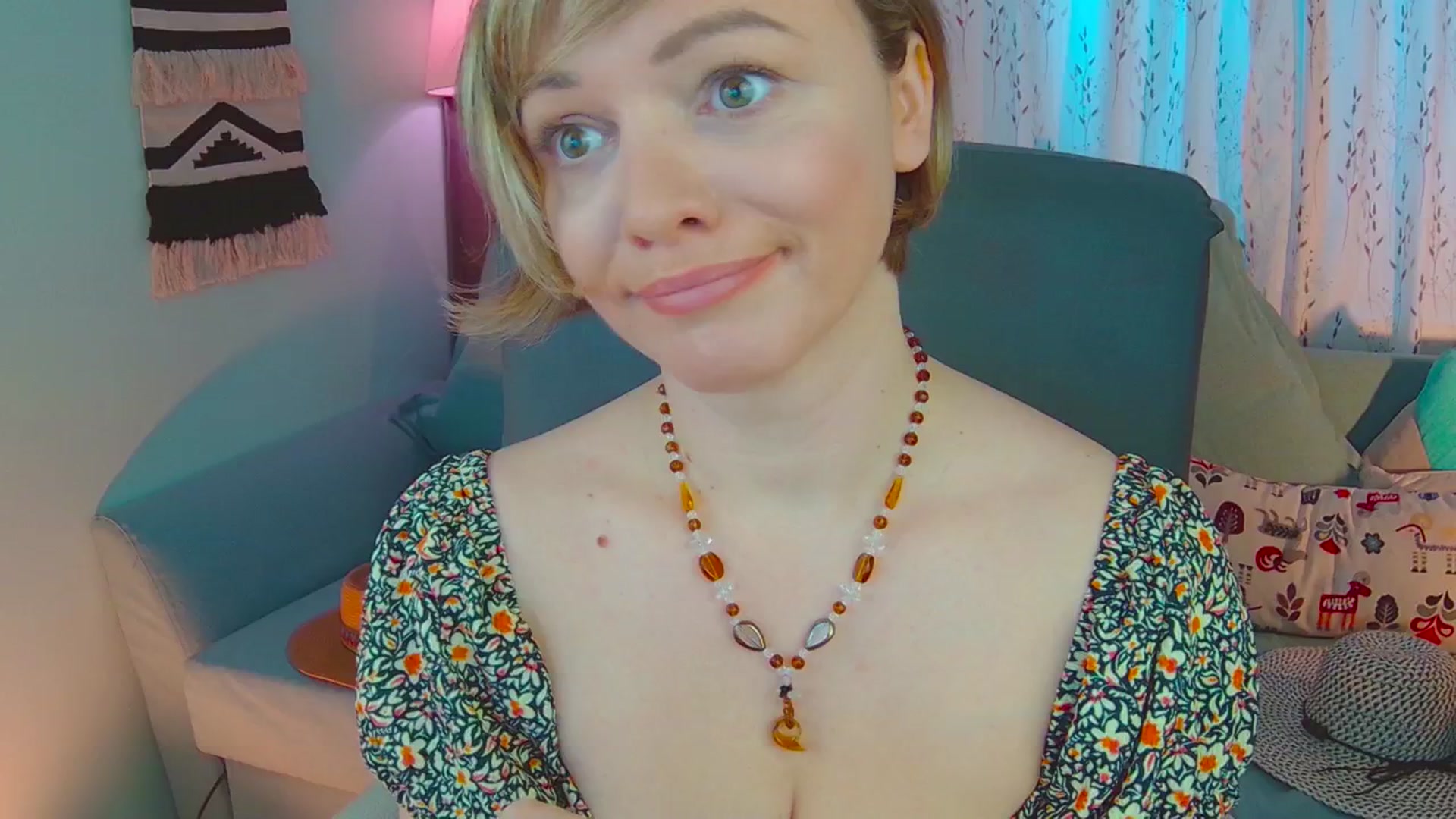 Gallery image thumbnail from SweetDazzle's myfreecams stream on, 03/04/2025, 09:32 image 4 of 20