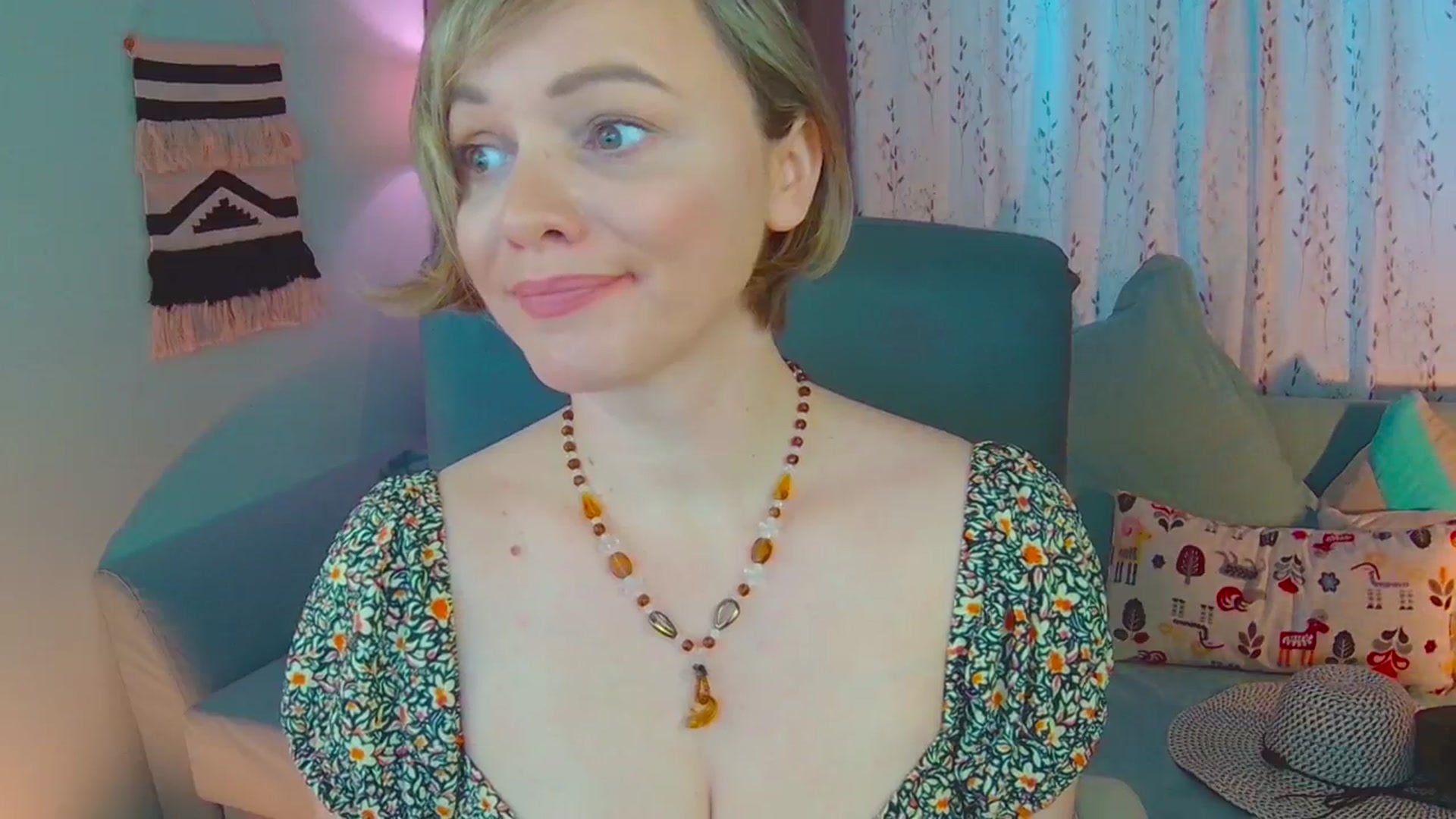 Gallery image thumbnail from SweetDazzle's myfreecams stream on, 03/04/2025, 11:39 image 7 of 20