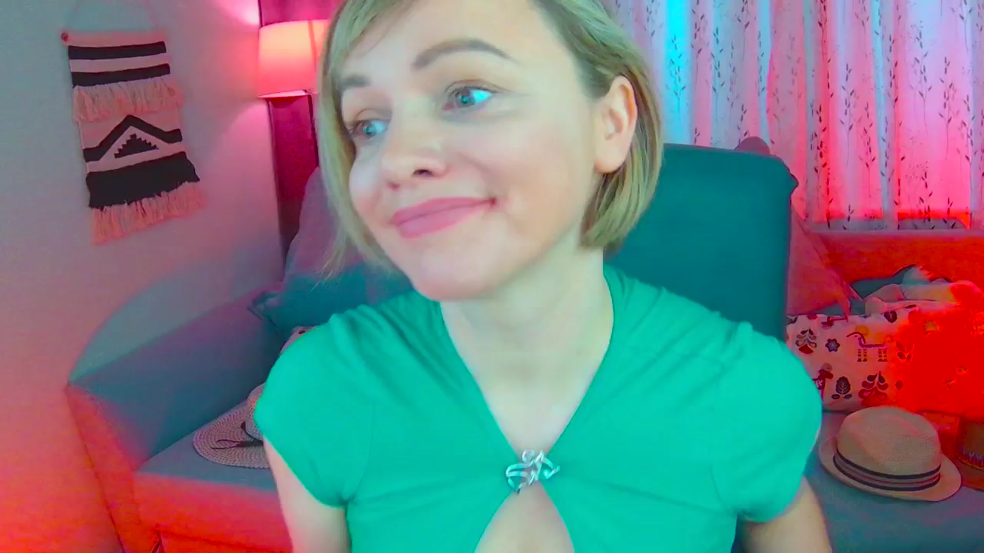 Gallery image thumbnail from SweetDazzle's myfreecams stream on, 03/06/2025, 10:48 image 11 of 20