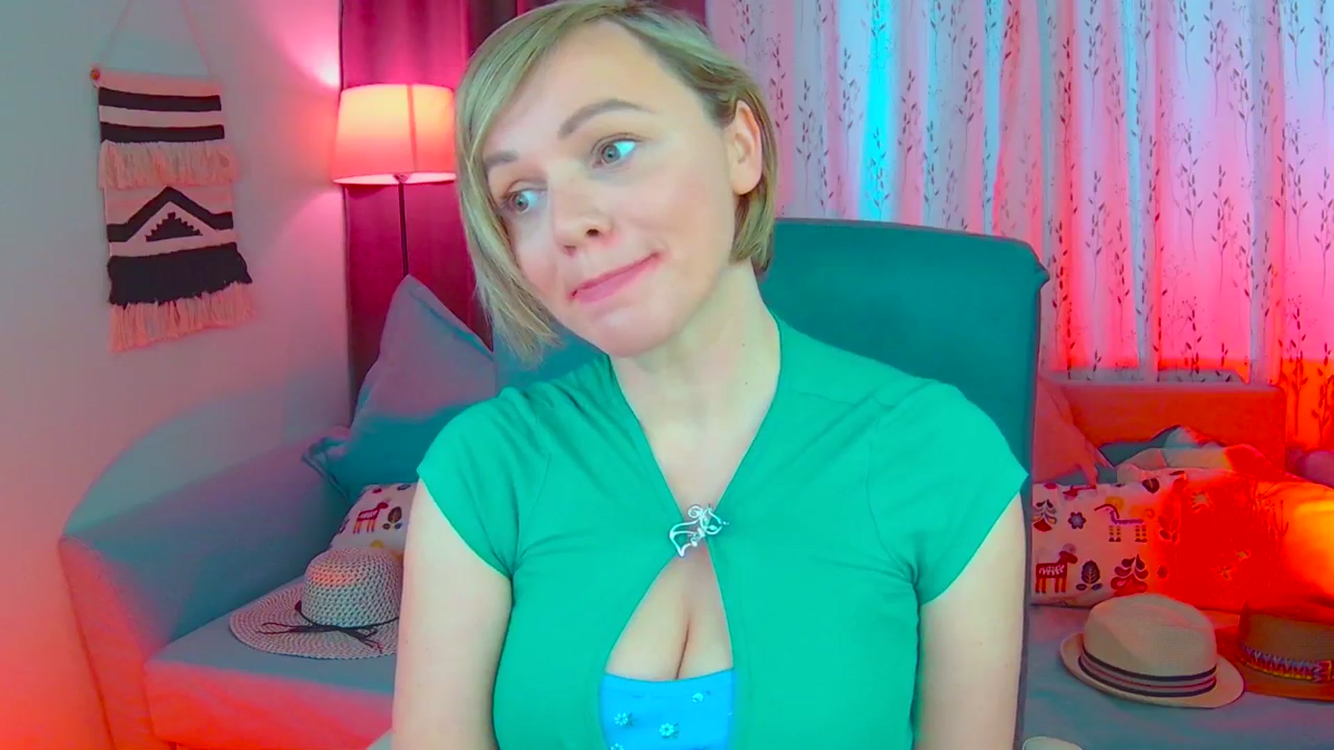 Gallery image thumbnail from SweetDazzle's myfreecams stream on, 03/06/2025, 15:19 image 2 of 20