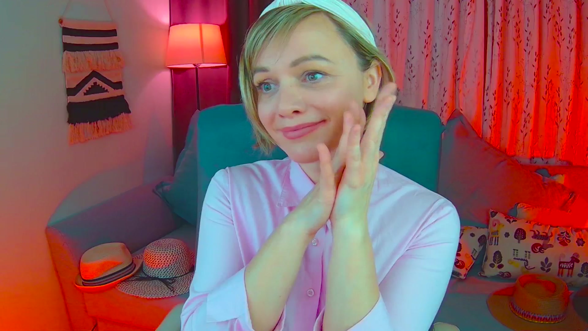 Gallery image thumbnail from SweetDazzle's myfreecams stream on, 03/07/2025, 21:10 image 8 of 20