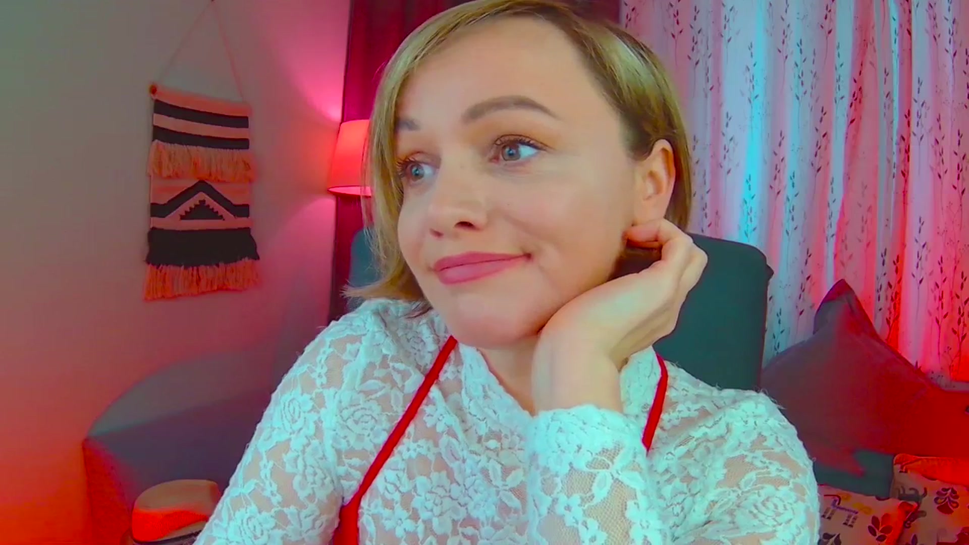 Gallery image thumbnail from SweetDazzle's myfreecams stream on, 03/10/2025, 13:00 image 17 of 20