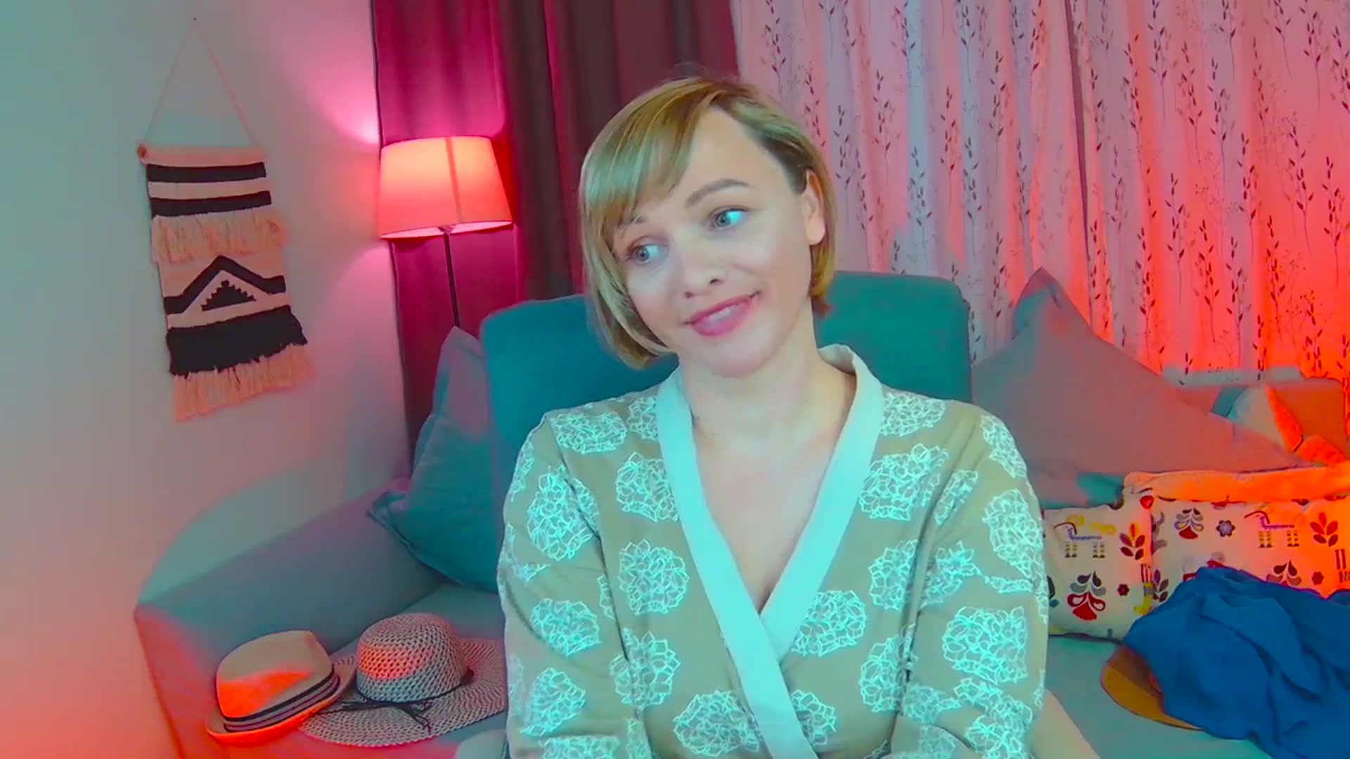 Gallery image thumbnail from SweetDazzle's myfreecams stream on, 03/13/2025, 15:13 image 9 of 20