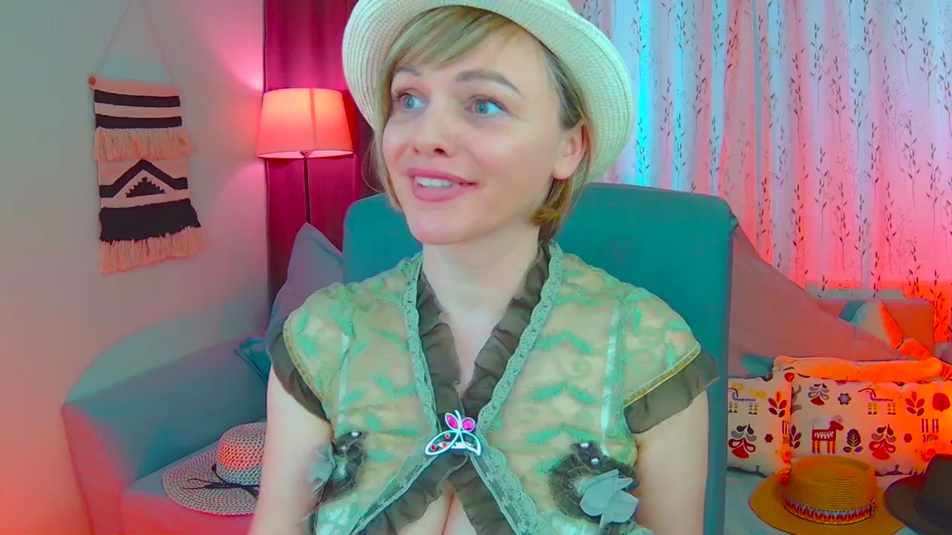 Gallery image thumbnail from SweetDazzle's myfreecams stream on, 03/14/2025, 15:10 image 17 of 20