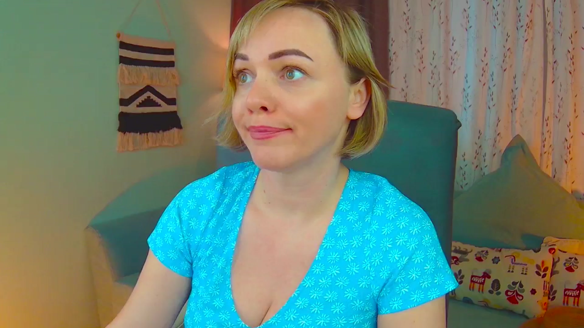 Gallery image thumbnail from SweetDazzle's myfreecams stream on, 03/17/2025, 14:30 image 15 of 20