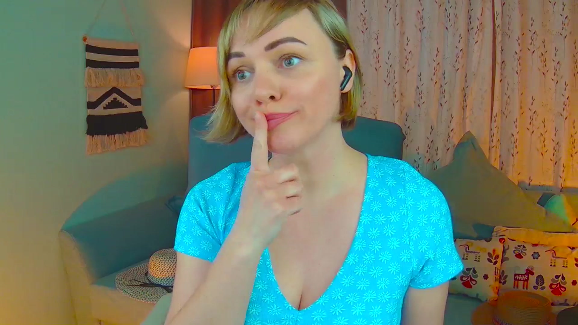 Gallery image thumbnail from SweetDazzle's myfreecams stream on, 03/17/2025, 15:49 image 17 of 20