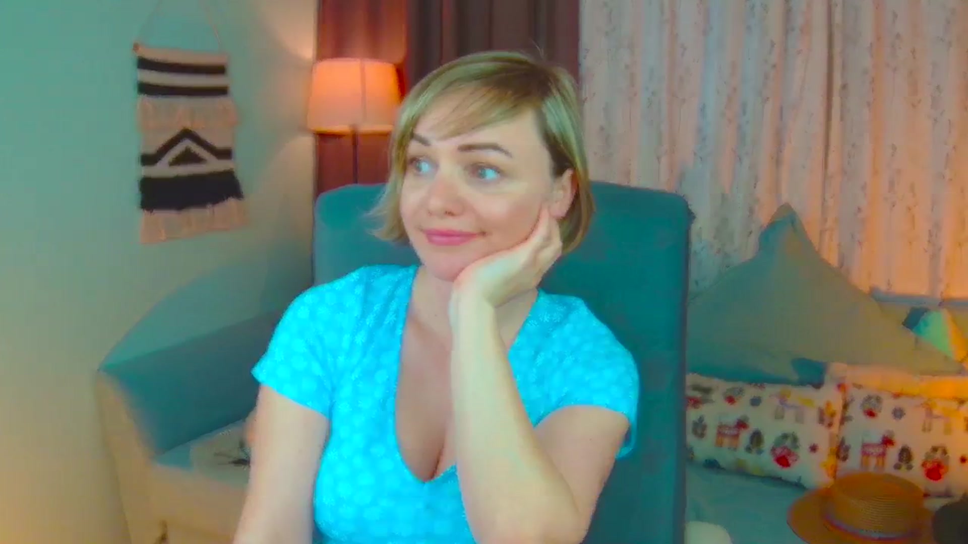 Gallery image thumbnail from SweetDazzle's myfreecams stream on, 03/17/2025, 15:49 image 4 of 20