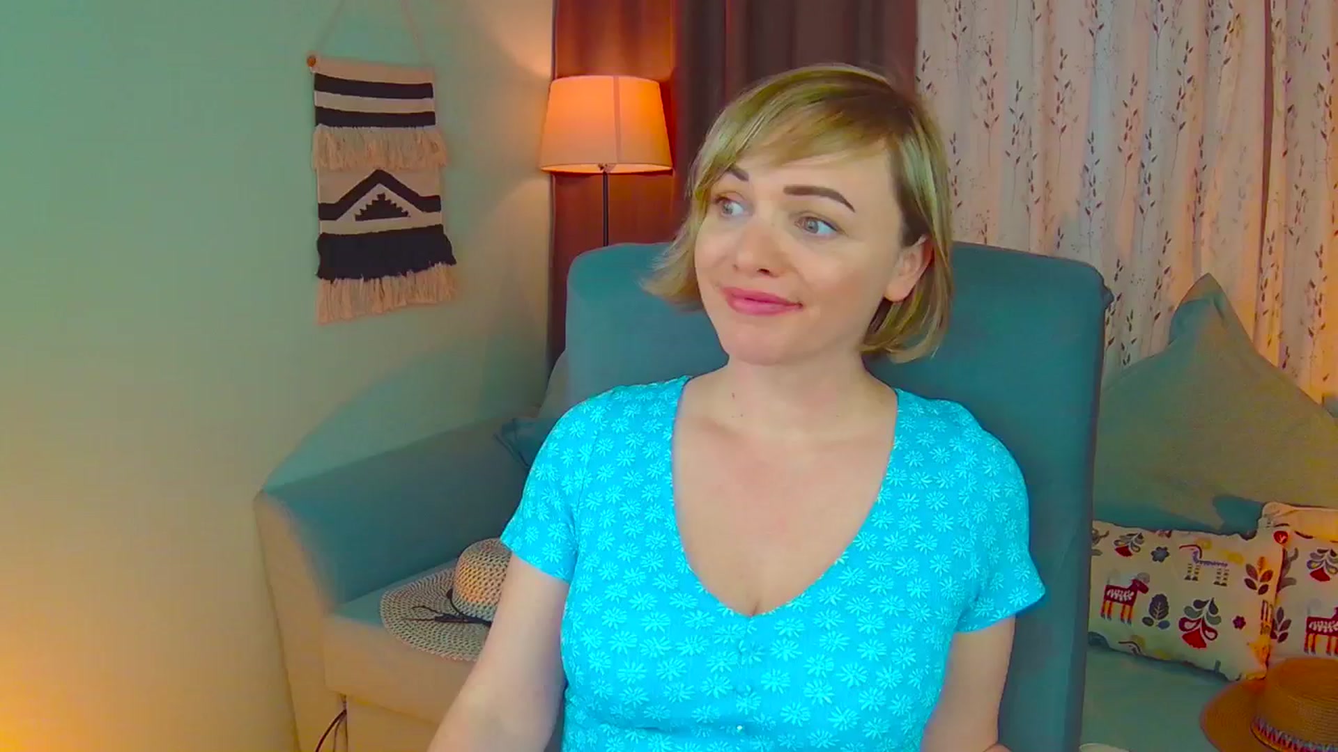 Gallery image thumbnail from SweetDazzle's myfreecams stream on, 03/17/2025, 15:49 image 1 of 20