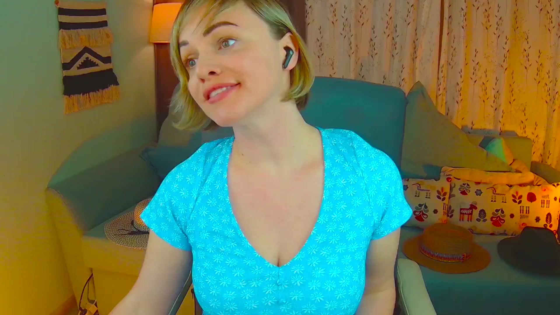Gallery image thumbnail from SweetDazzle's myfreecams stream on, 03/17/2025, 17:10 image 13 of 20