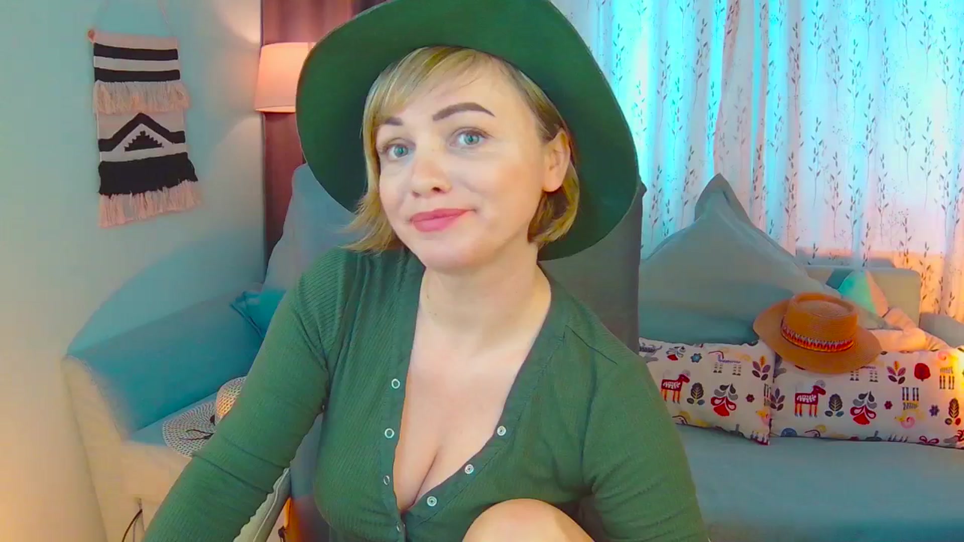 Gallery image thumbnail from SweetDazzle's myfreecams stream on, 03/18/2025, 09:08 image 15 of 20