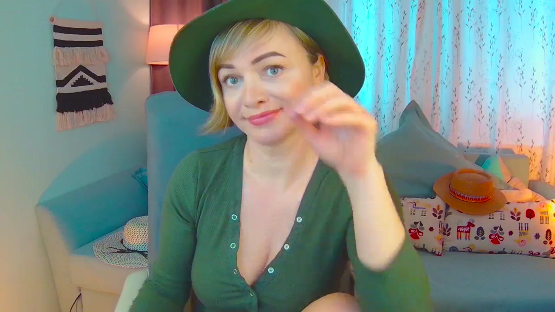 Gallery image thumbnail from SweetDazzle's myfreecams stream on, 03/18/2025, 09:08 image 8 of 20