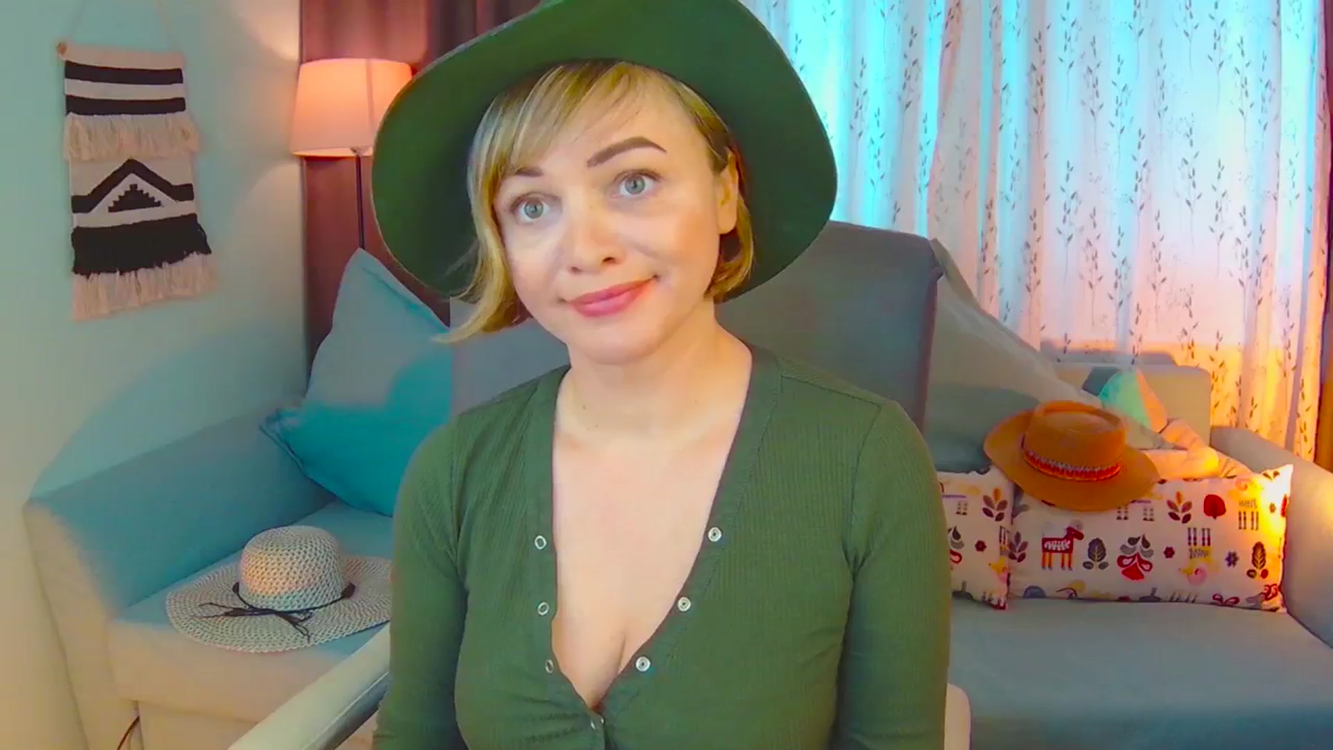 Gallery image thumbnail from SweetDazzle's myfreecams stream on, 03/18/2025, 09:08 image 19 of 20