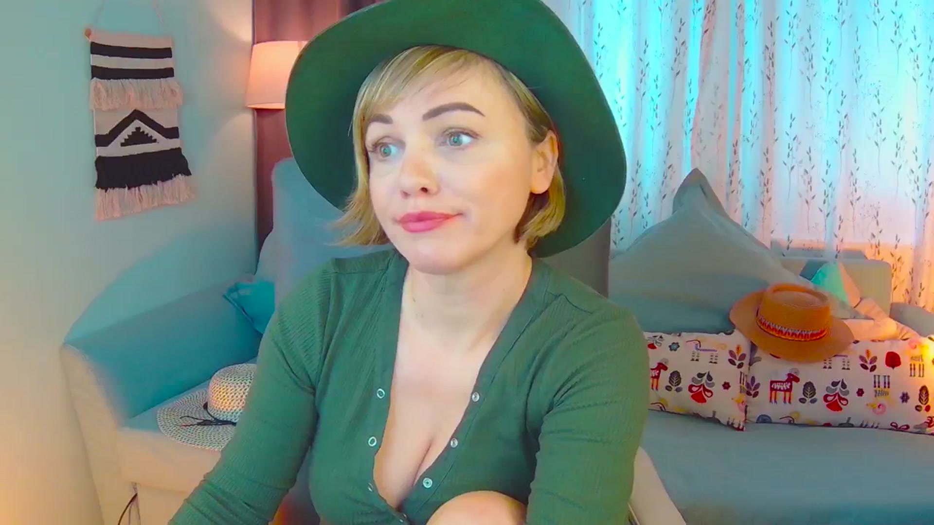 Gallery image thumbnail from SweetDazzle's myfreecams stream on, 03/18/2025, 09:08 image 12 of 20