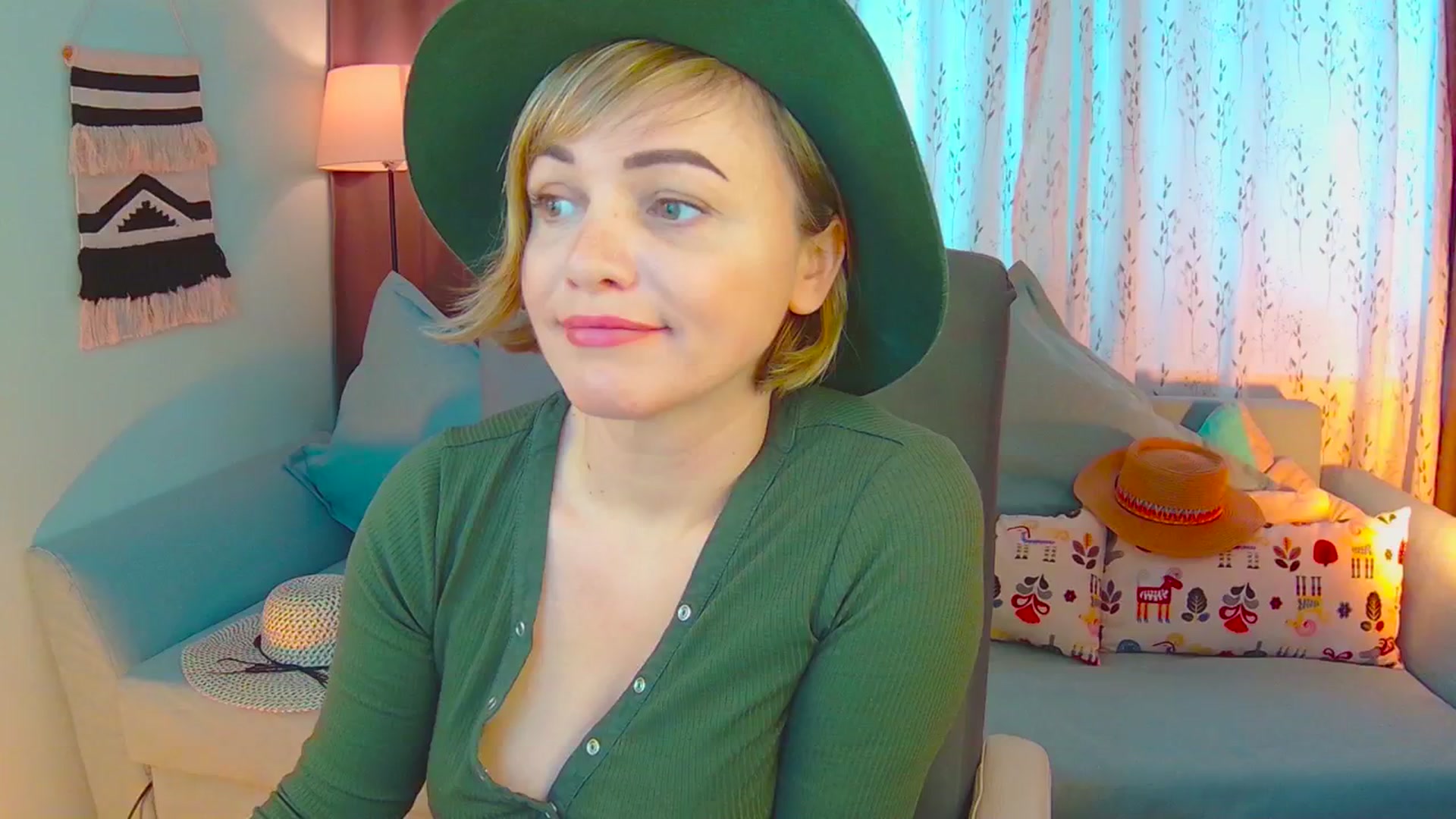 Gallery image thumbnail from SweetDazzle's myfreecams stream on, 03/18/2025, 09:08 image 18 of 20