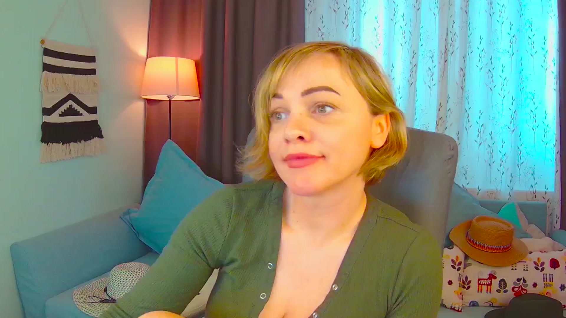 Gallery image thumbnail from SweetDazzle's myfreecams stream on, 03/18/2025, 11:42 image 14 of 20