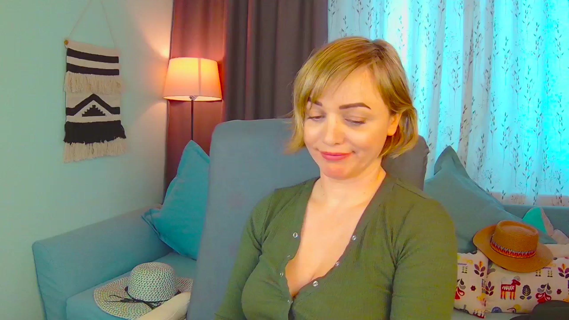 Gallery image thumbnail from SweetDazzle's myfreecams stream on, 03/18/2025, 11:42 image 18 of 20