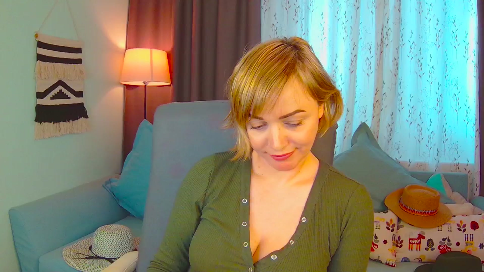 Gallery image thumbnail from SweetDazzle's myfreecams stream on, 03/18/2025, 11:42 image 9 of 20