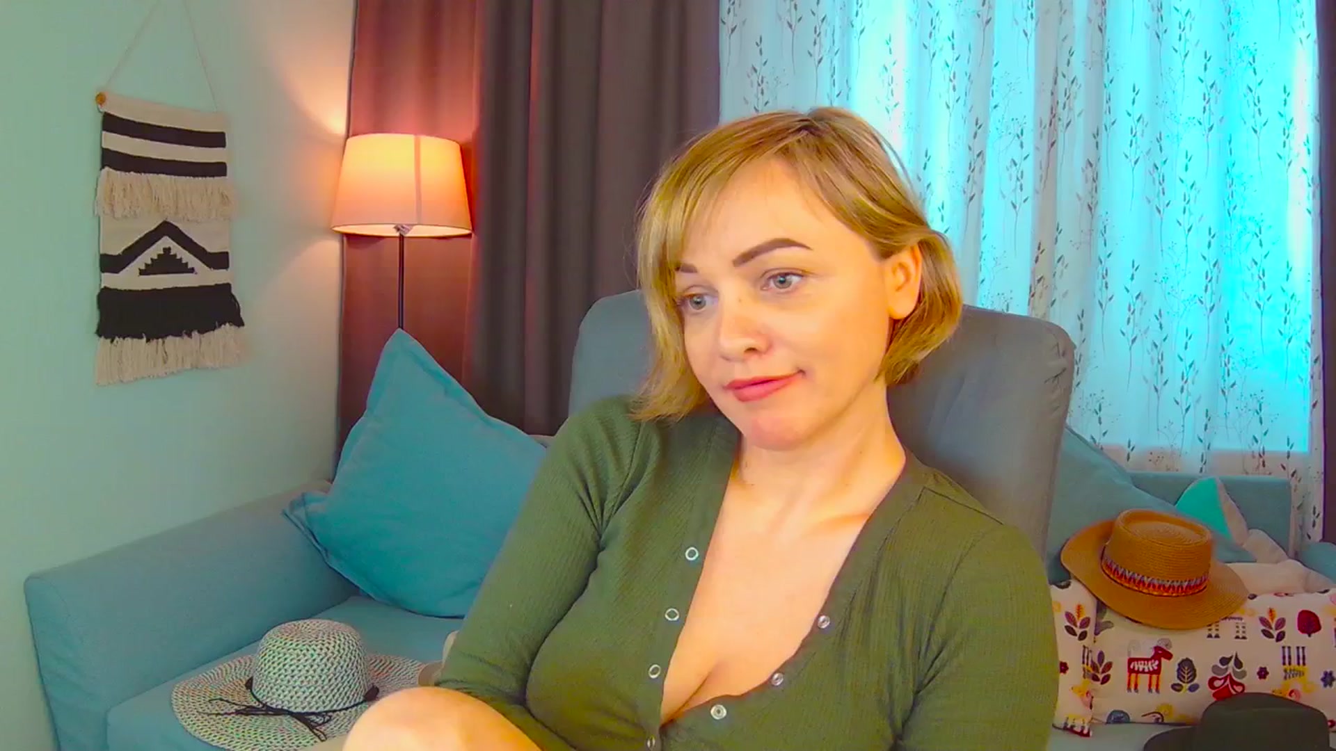 Gallery image thumbnail from SweetDazzle's myfreecams stream on, 03/18/2025, 11:42 image 13 of 20