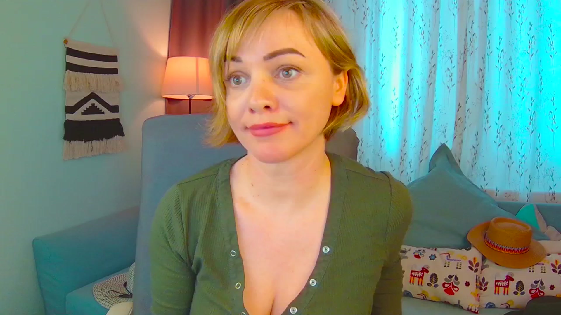 Gallery image thumbnail from SweetDazzle's myfreecams stream on, 03/18/2025, 11:42 image 17 of 20