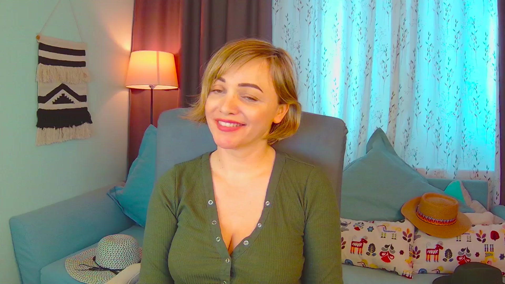 Gallery image thumbnail from SweetDazzle's myfreecams stream on, 03/18/2025, 11:42 image 12 of 20