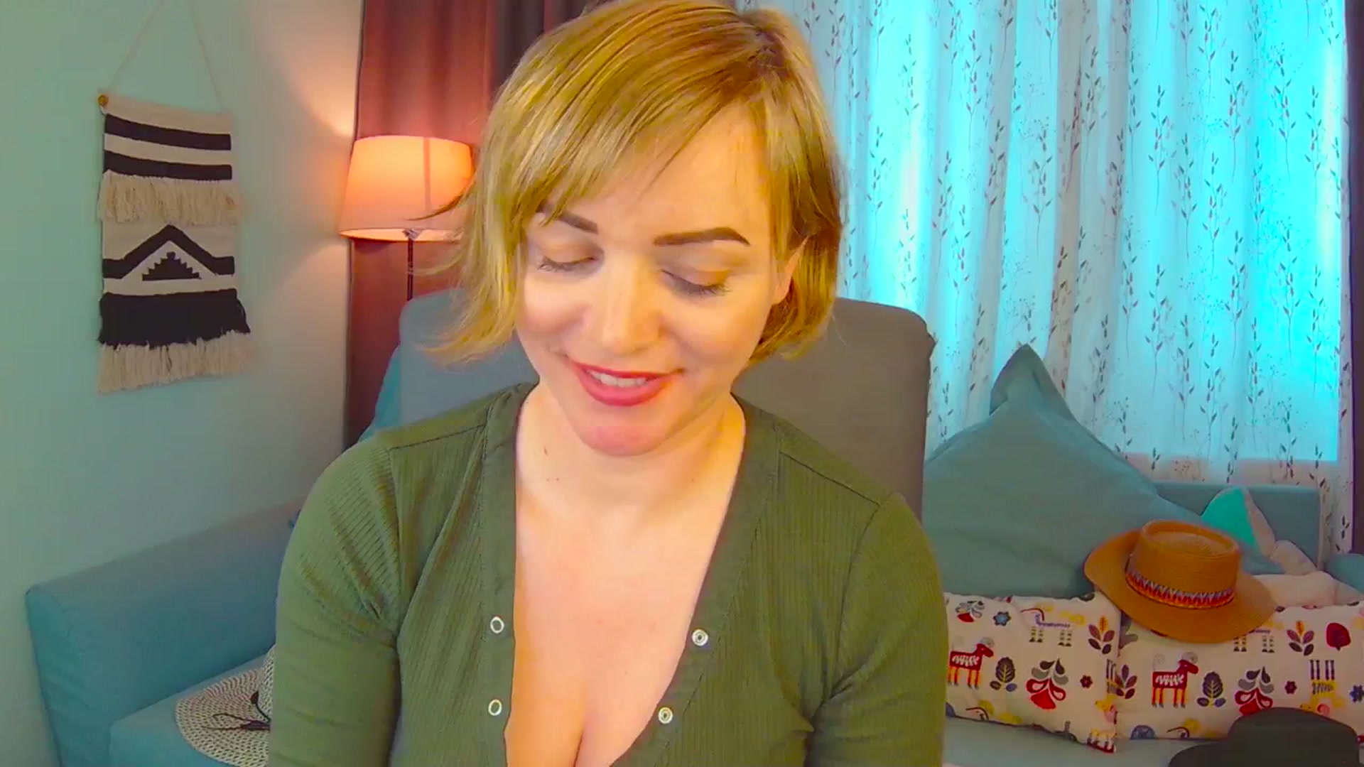 Gallery image thumbnail from SweetDazzle's myfreecams stream on, 03/18/2025, 11:42 image 2 of 20