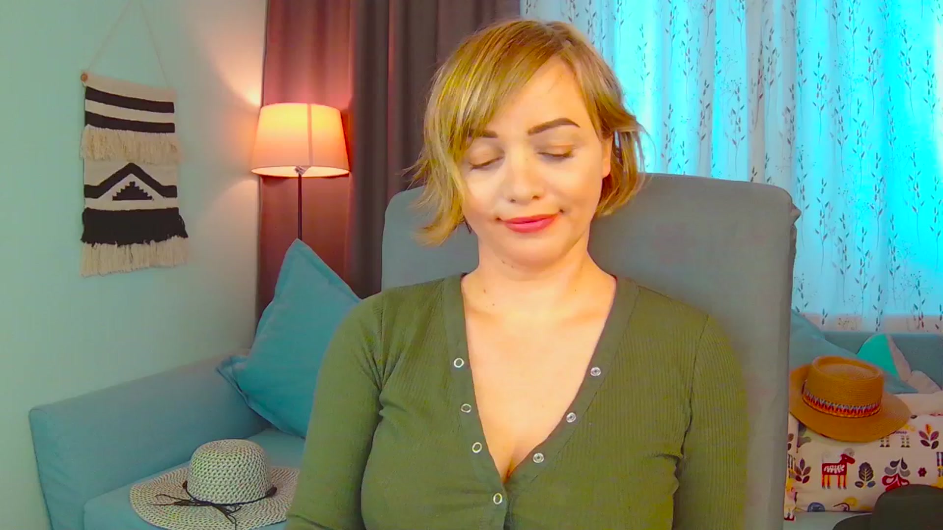 Gallery image thumbnail from SweetDazzle's myfreecams stream on, 03/18/2025, 13:08 image 5 of 20
