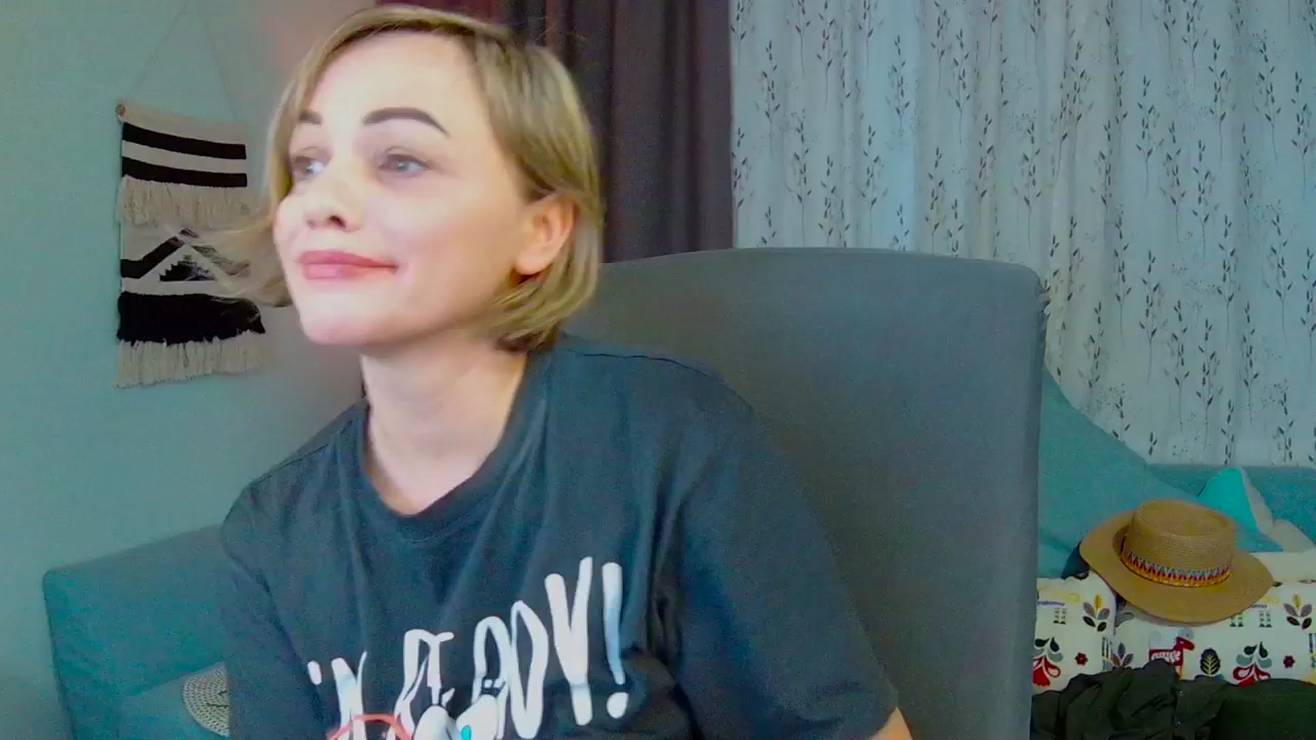 Gallery image thumbnail from SweetDazzle's myfreecams stream on, 03/18/2025, 15:30 image 15 of 20