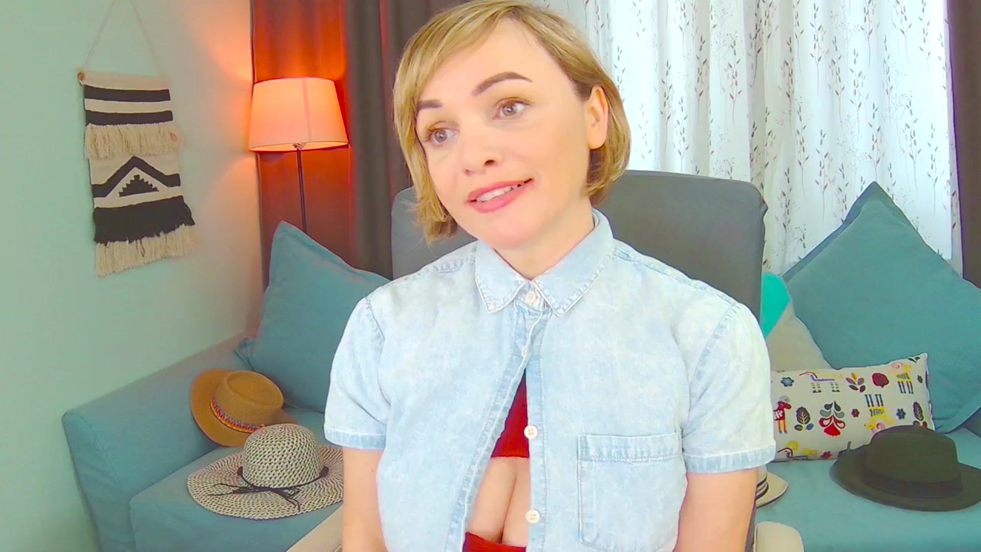 Gallery image thumbnail from SweetDazzle's myfreecams stream on, 03/19/2025, 11:37 image 4 of 20