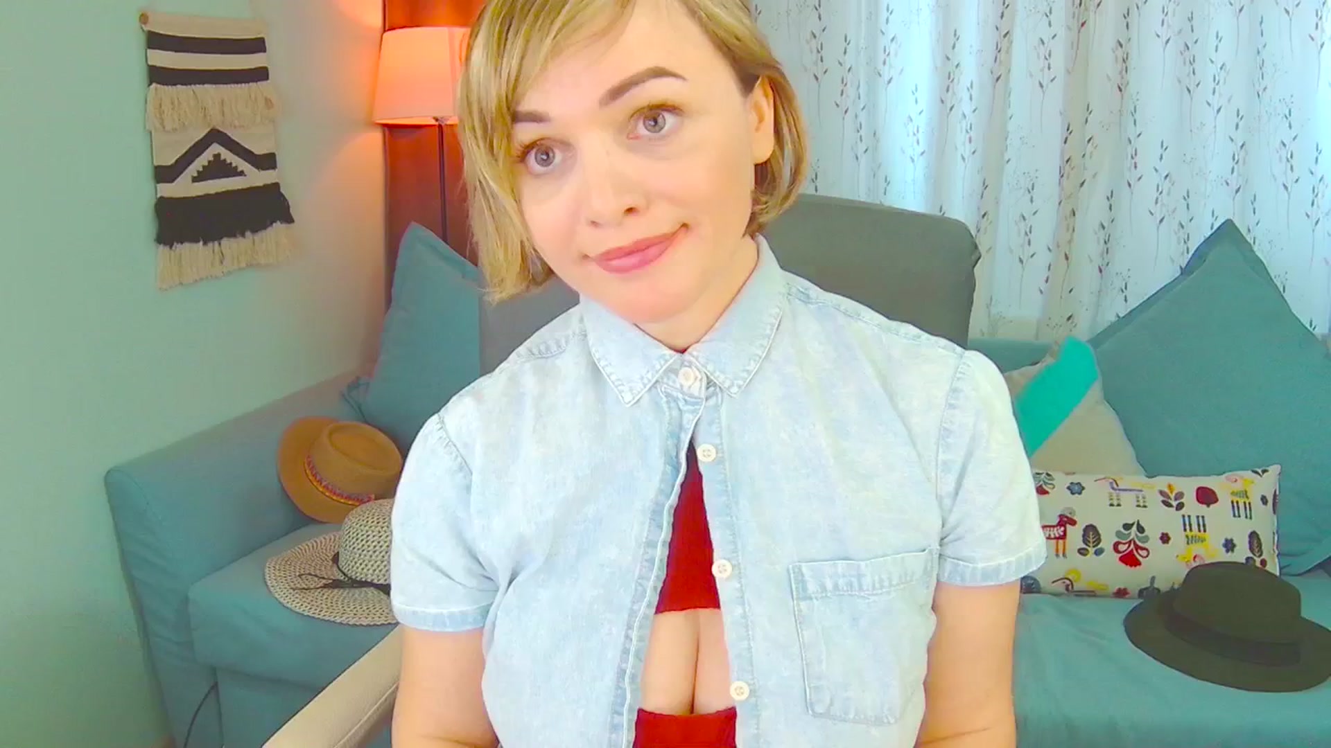 Gallery image thumbnail from SweetDazzle's myfreecams stream on, 03/19/2025, 12:27 image 16 of 20