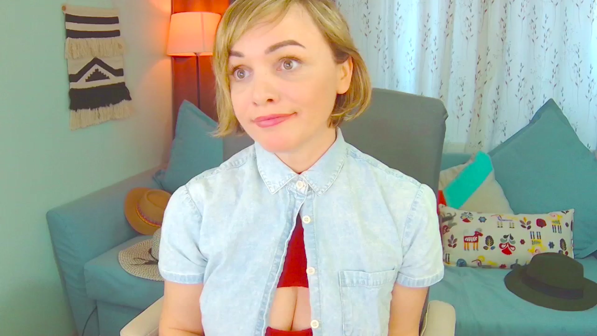 Gallery image thumbnail from SweetDazzle's myfreecams stream on, 03/19/2025, 12:27 image 12 of 20