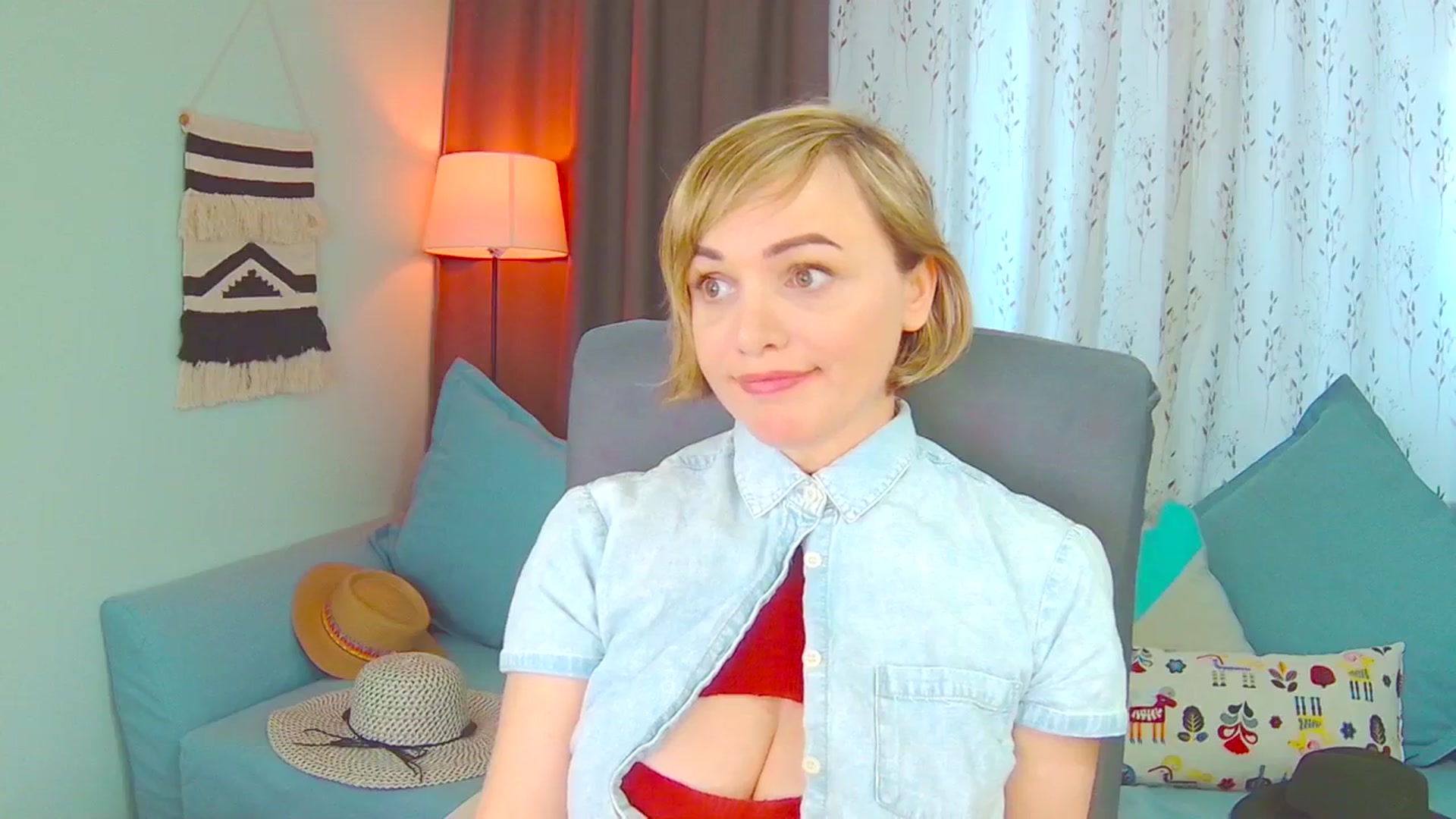 Gallery image thumbnail from SweetDazzle's myfreecams stream on, 03/19/2025, 13:01 image 4 of 20