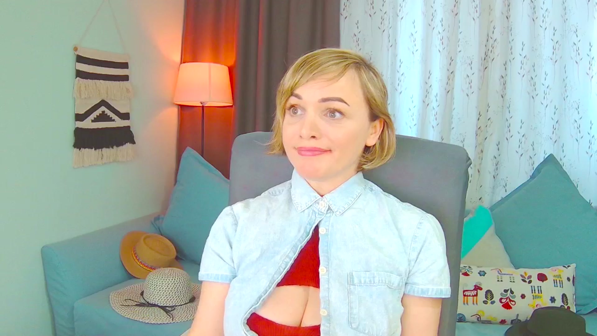 Gallery image thumbnail from SweetDazzle's myfreecams stream on, 03/19/2025, 13:01 image 5 of 20